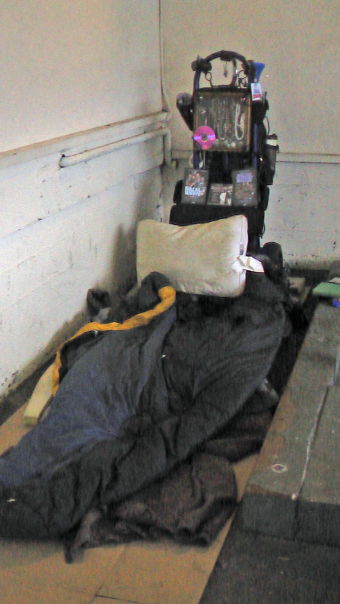 Urban Survival 101 How to Sleep in a Garage 8 Steps (with Pictures
