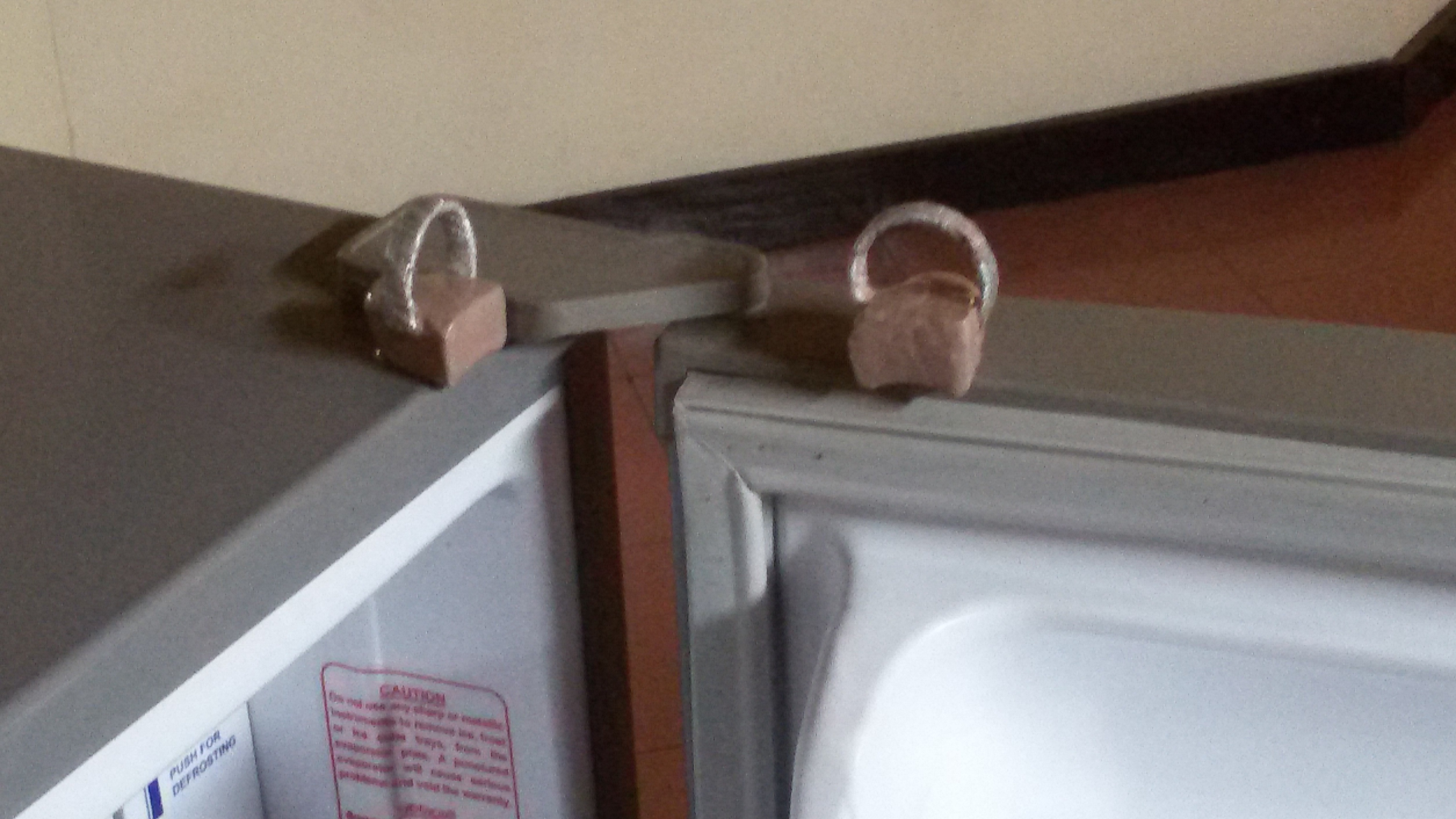 Adding a Simple Lock to a Refrigerator 6 Steps (with Pictures