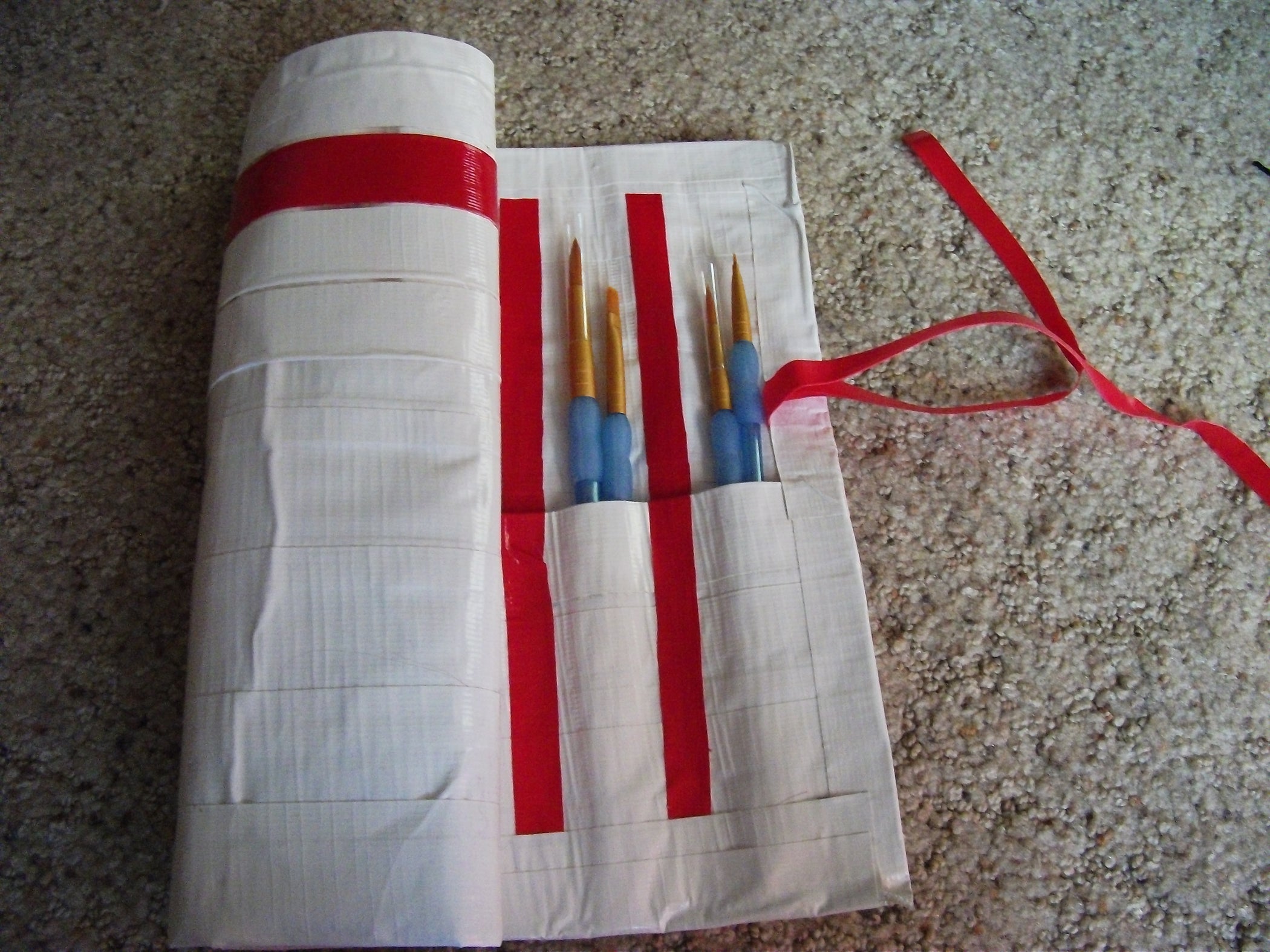 Cool Duct Tape, Paint Brush Case 4 Steps Instructables