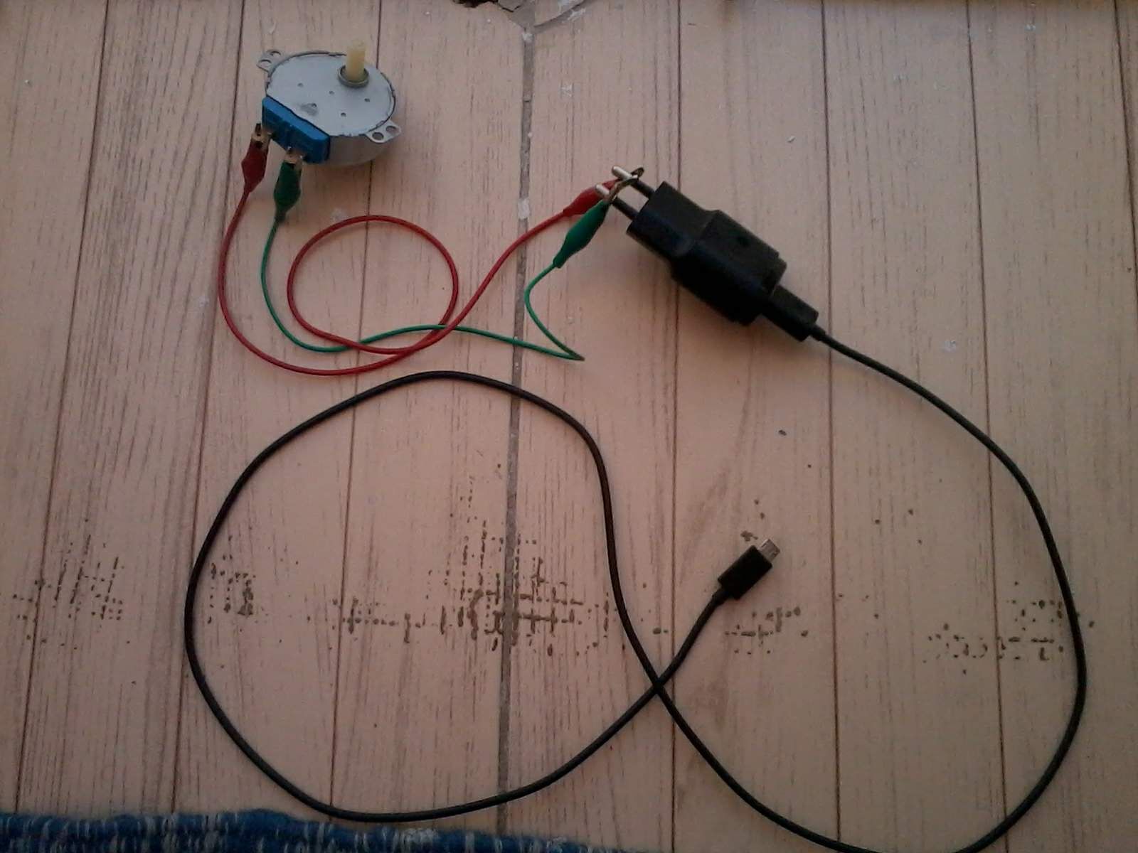 Microwave Motor Crank Charger 4 Steps Instructables