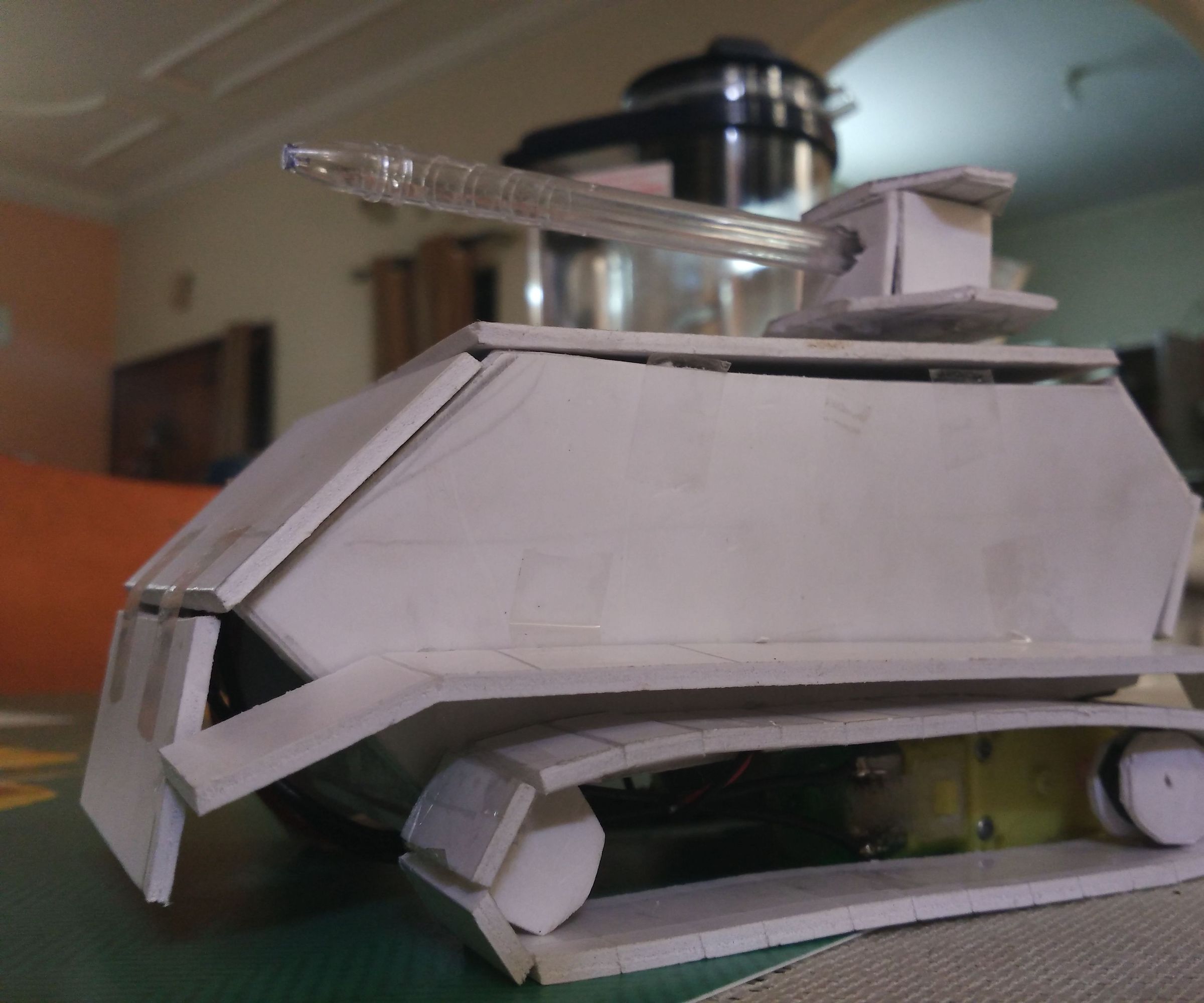 DIY guide for Arduino Battle Tank! with step-by-step instructions