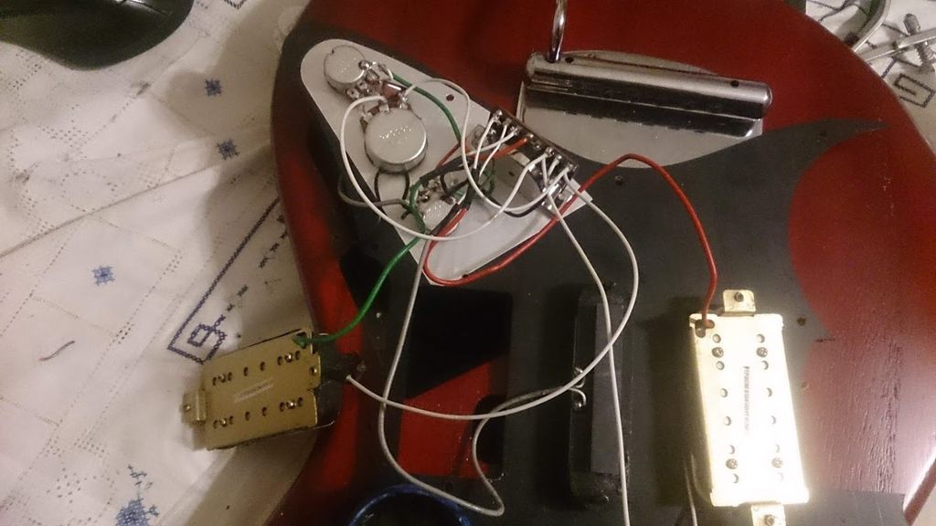 Make Your Guitar's Humbuckers Switchable to Single Coils 5 Steps