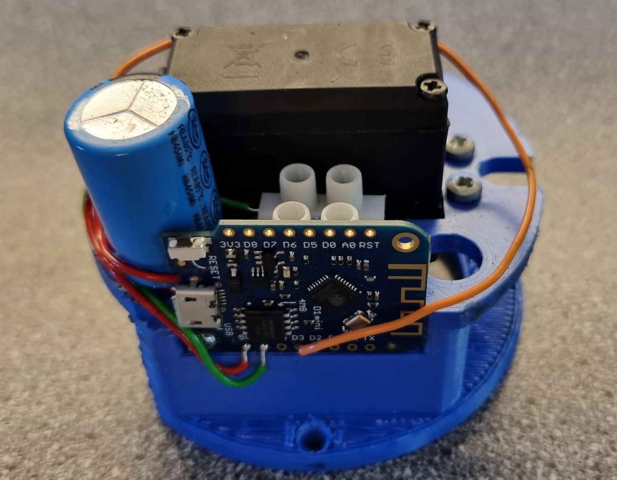 DIY Fish (chicken?) Feeder 6 Steps