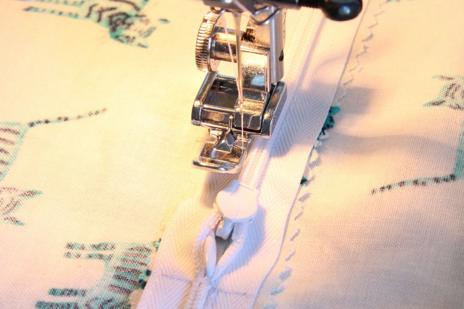 How to Sew a Zippered Pillow Cover 10 Steps (with Pictures