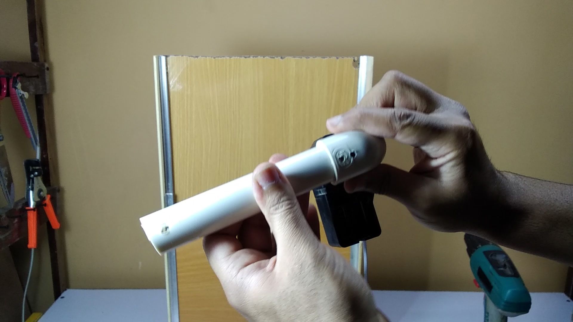 Automatic Chicken Door - Chicken Coop Door : 5 Steps - Instructables