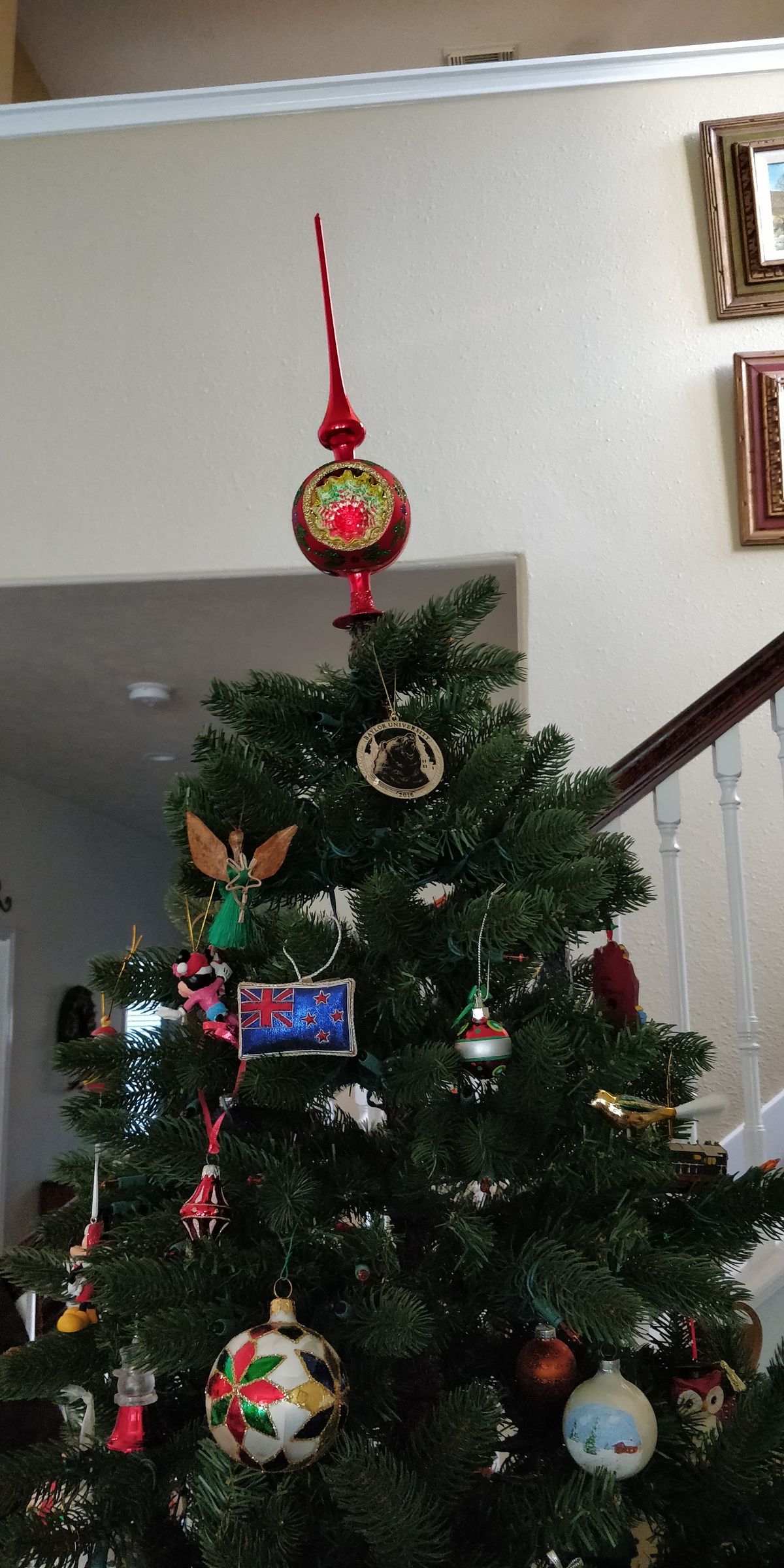 Mount a Christmas Tree Topper That Doesn't Fit Your Tree 5 Steps
