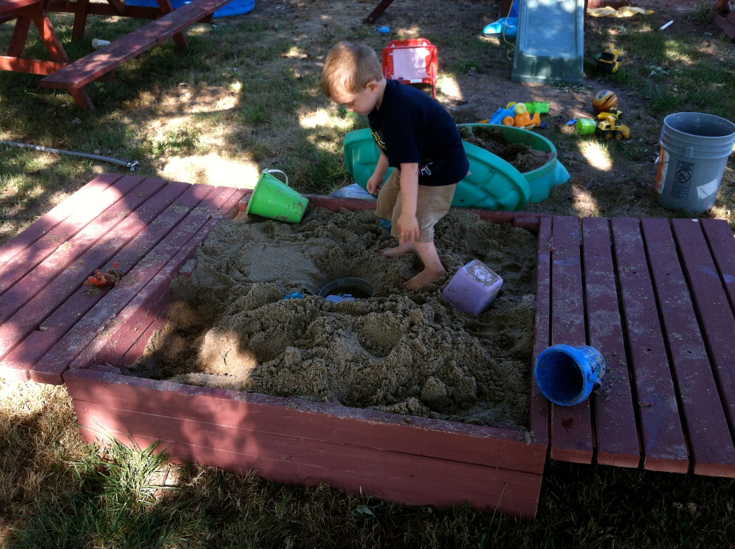 Building a Large Sandbox With Bench Seat Lids 4 Steps (with Pictures