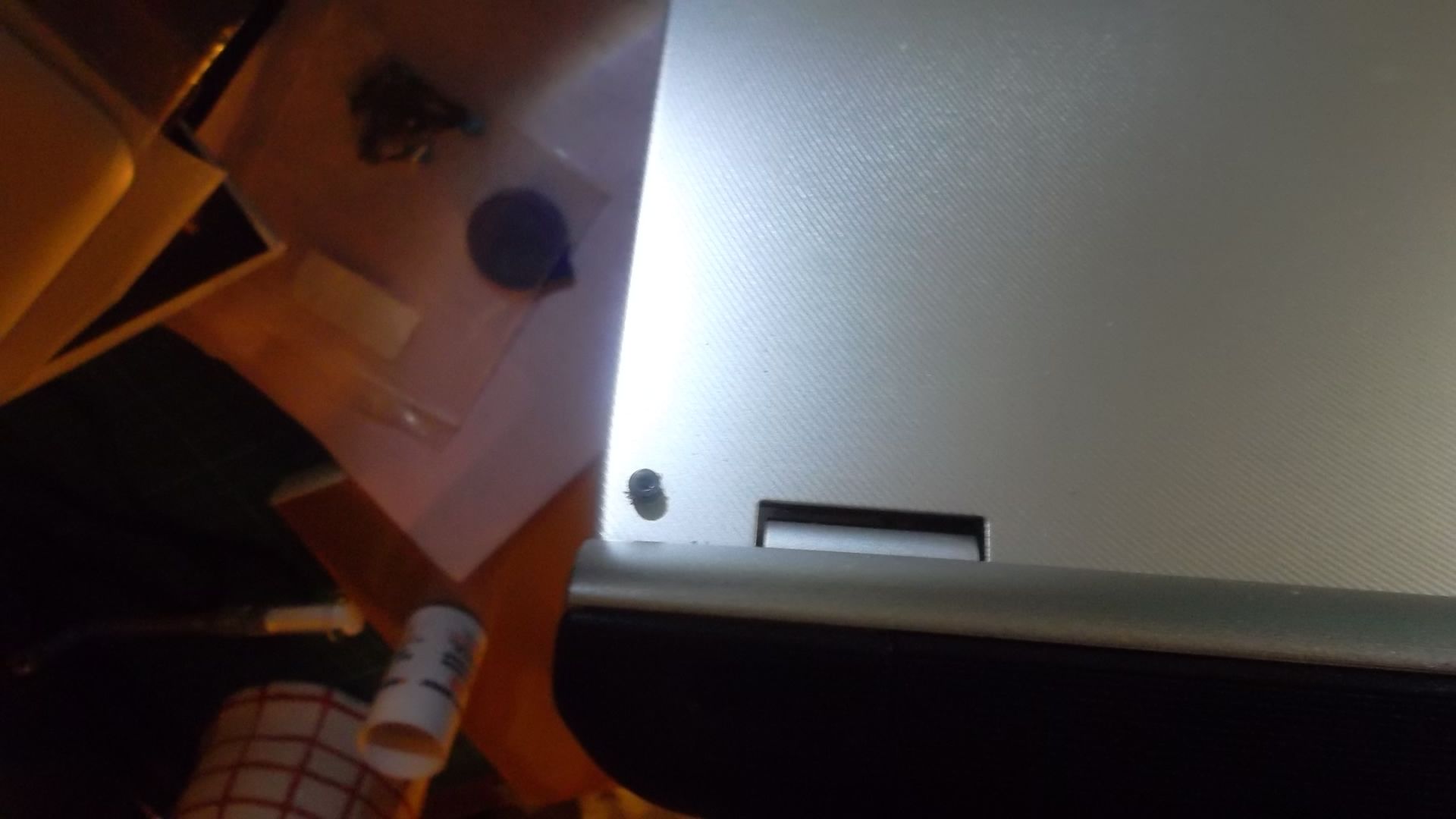 Repair Broken Hinges/case of Asus U46EBAL5 Laptop 8 Steps