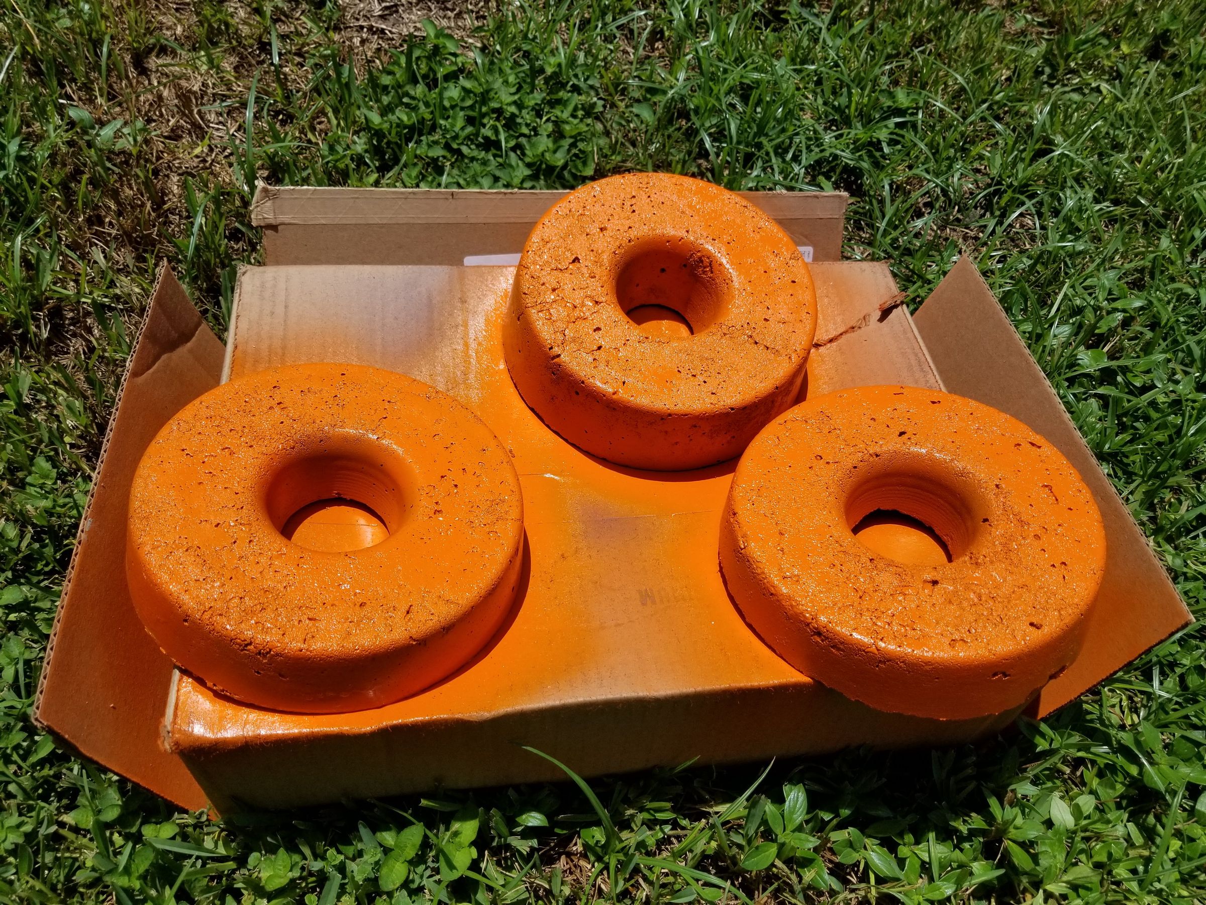 Simple Oversize Concrete Donut Sprinkler Protector 4 Steps (with