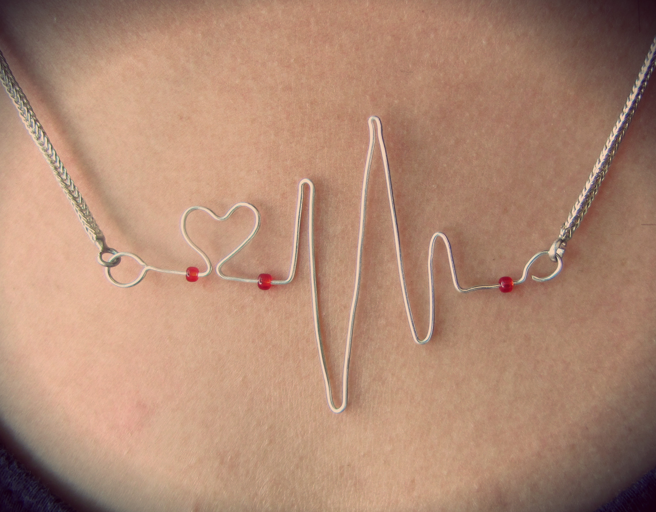 Heartbeat Necklace for Your Valentine 6 Steps (with Pictures