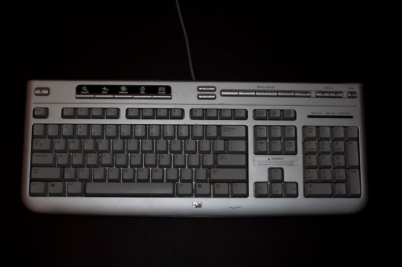 DIY guide for How to clean a keyboard with step-by-step instructions