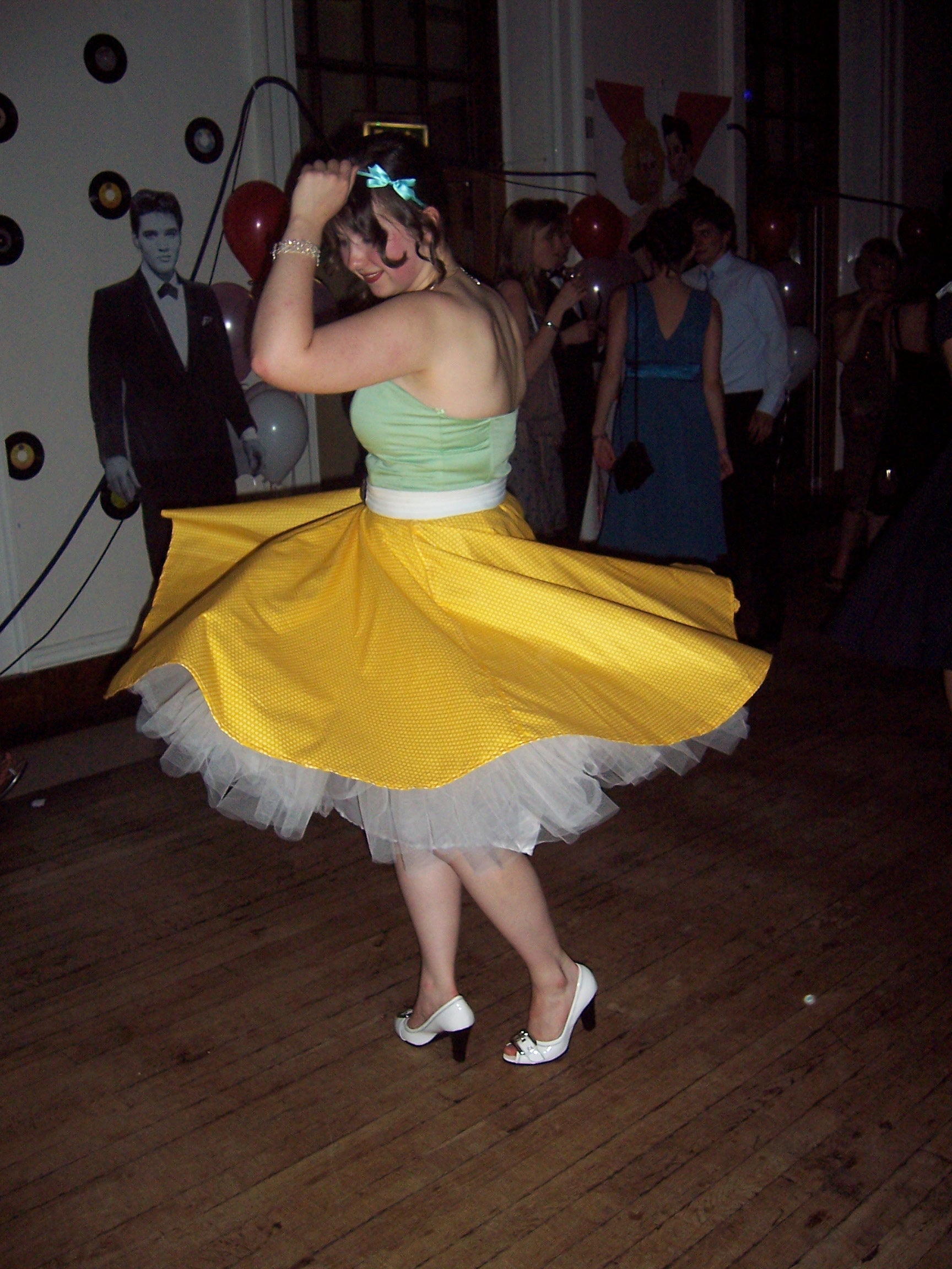 Amazing 1950s Swing Circle Skirts for a Ball With Poofy Petticoats