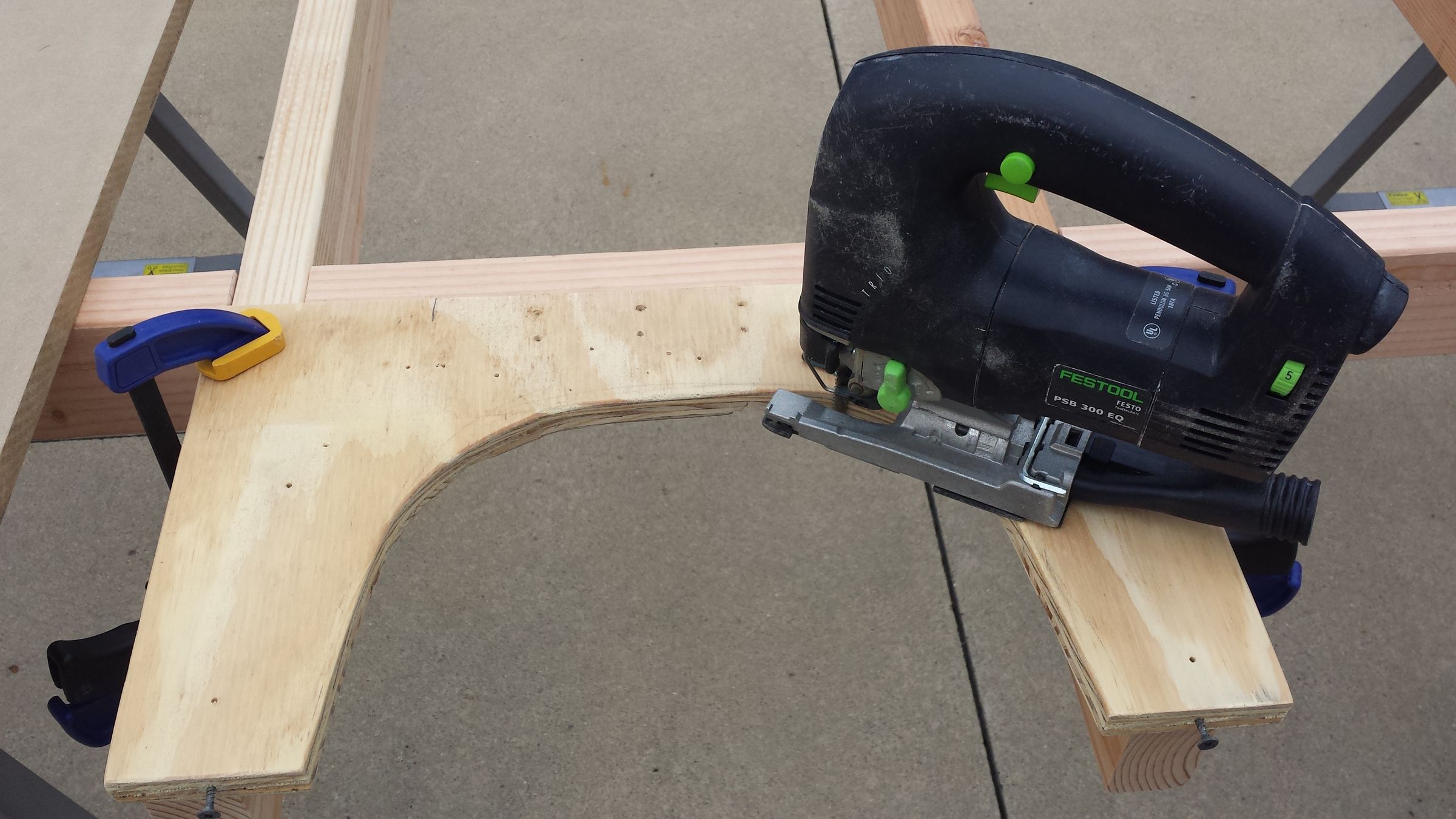 Simple Plywood Cutting Table / Work Table (Updated) 6 Steps (with