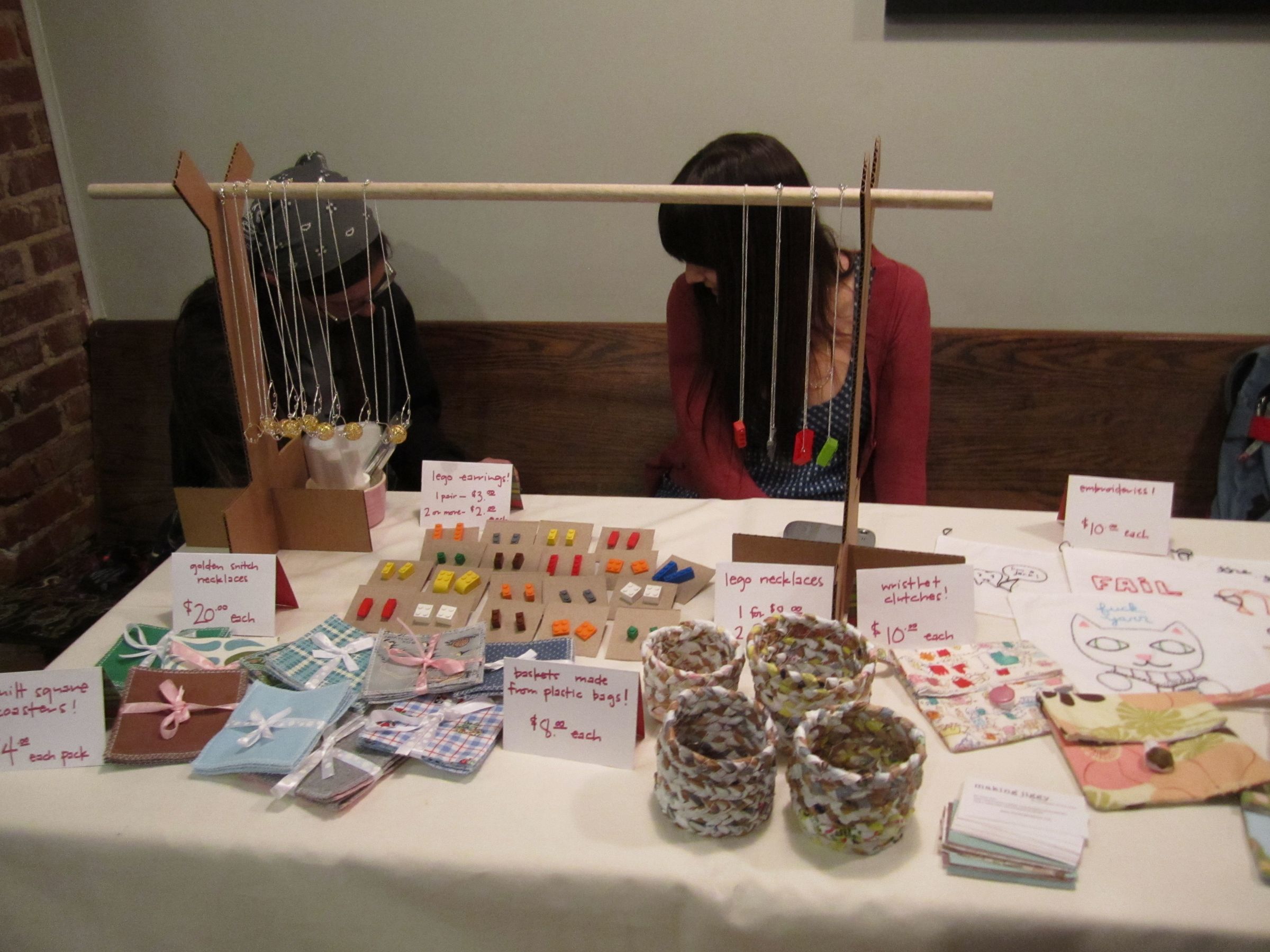 Make a Display Stand for Necklaces! 5 Steps (with Pictures