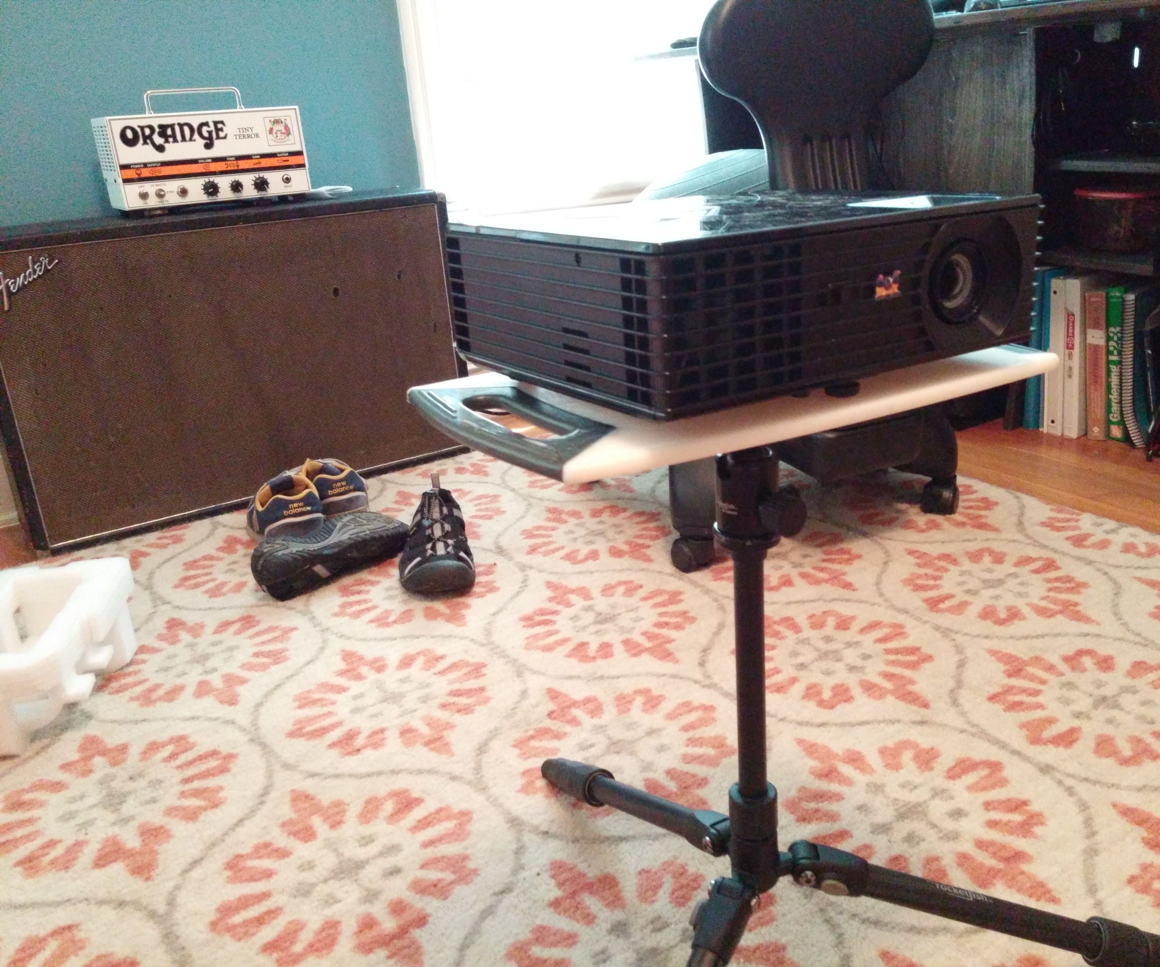 Projector Stand Diy Diy Projector Floor Stand Blog Wall Decor / Easy