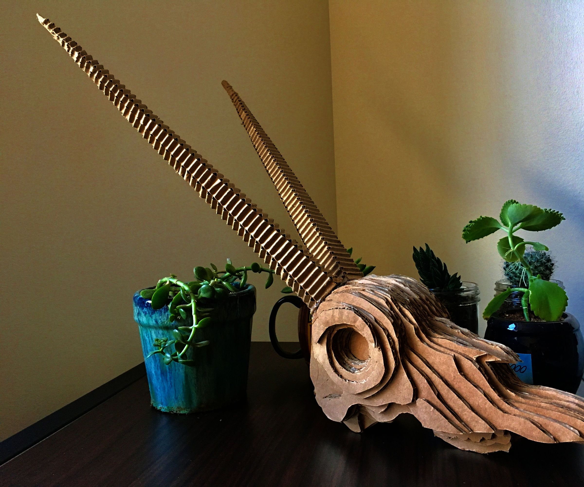 SERIAL PLANE CORRUGATED CARDBOARD GAZELLE SCULPTURE