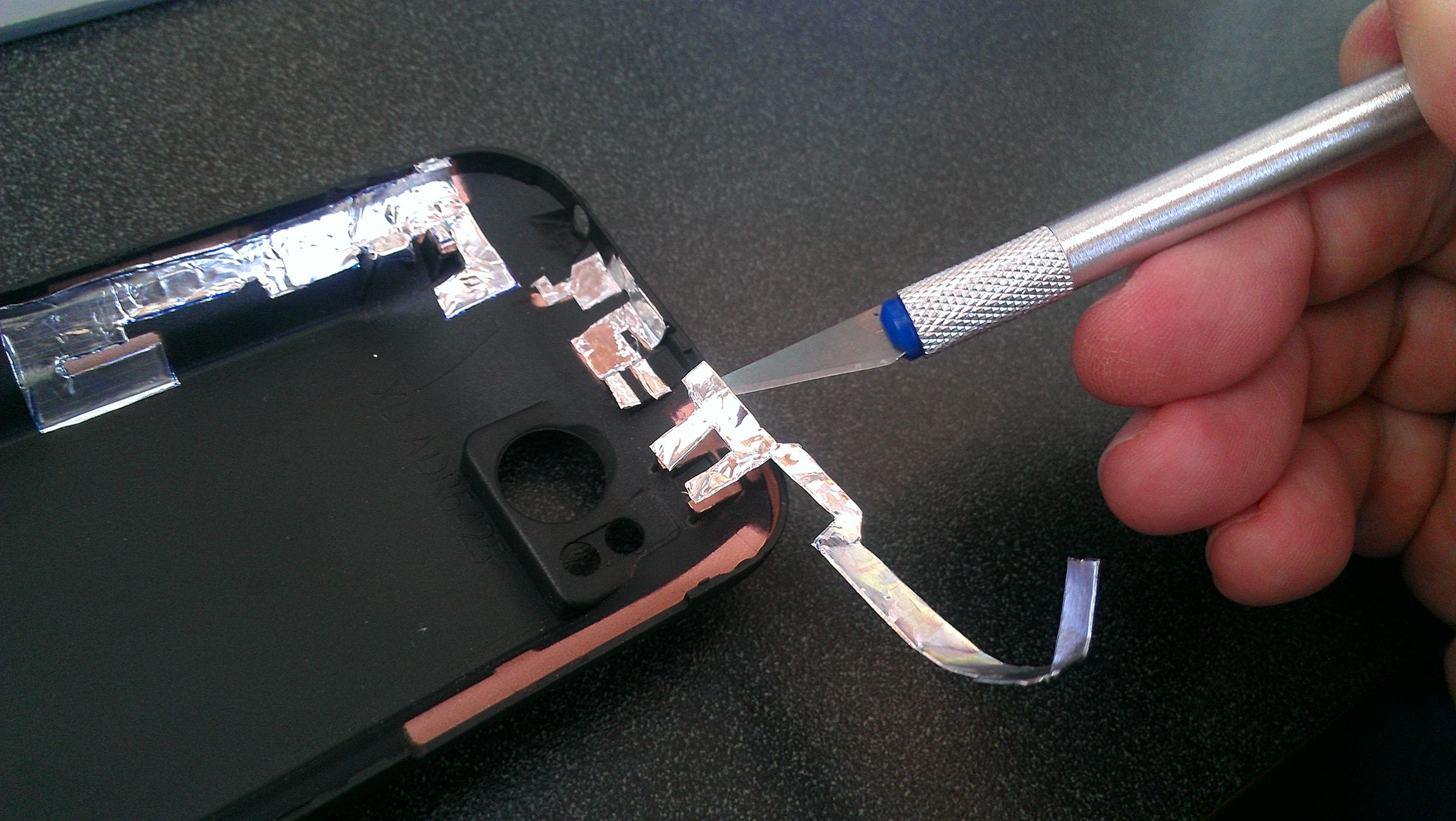 Improve Your Cell Phone Reception. Quick, Easy, and Cheap. 5 Steps
