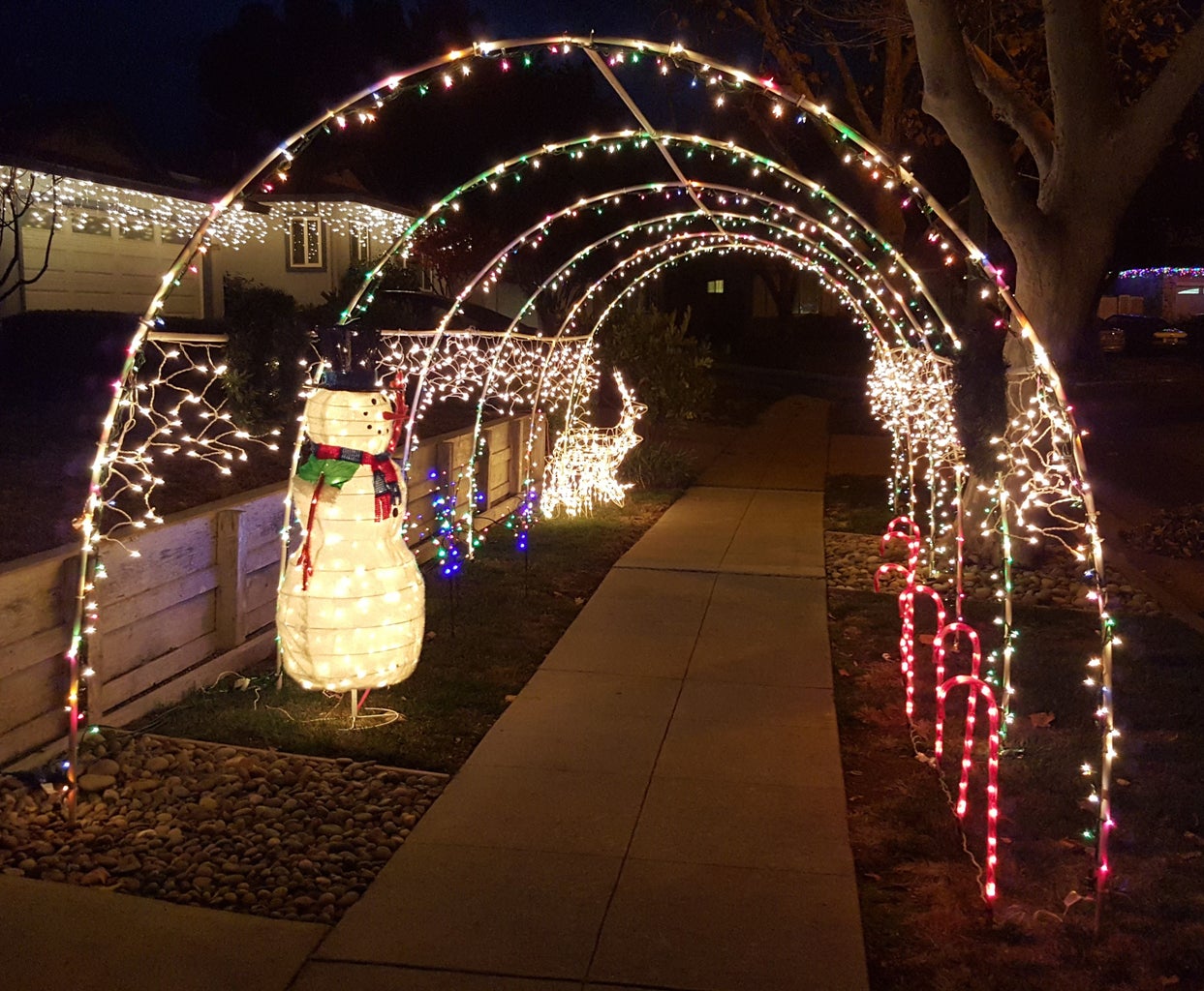 Holiday Light Tunnel 7 Steps With Pictures Instructables Christmas Lights Outdoor Archway 2021