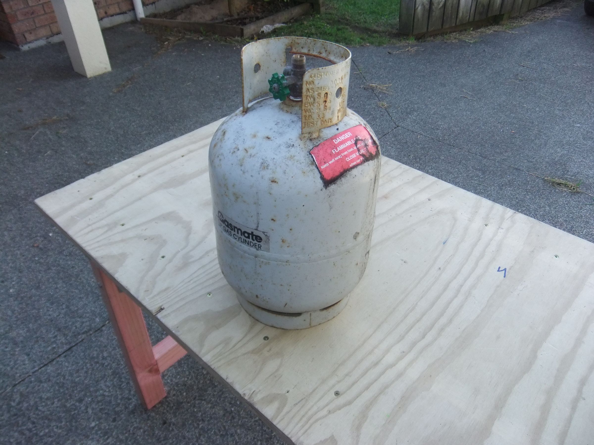 Gas Bottle Fire Pit / Brazier / Barbeque Grill 5 Steps Instructables