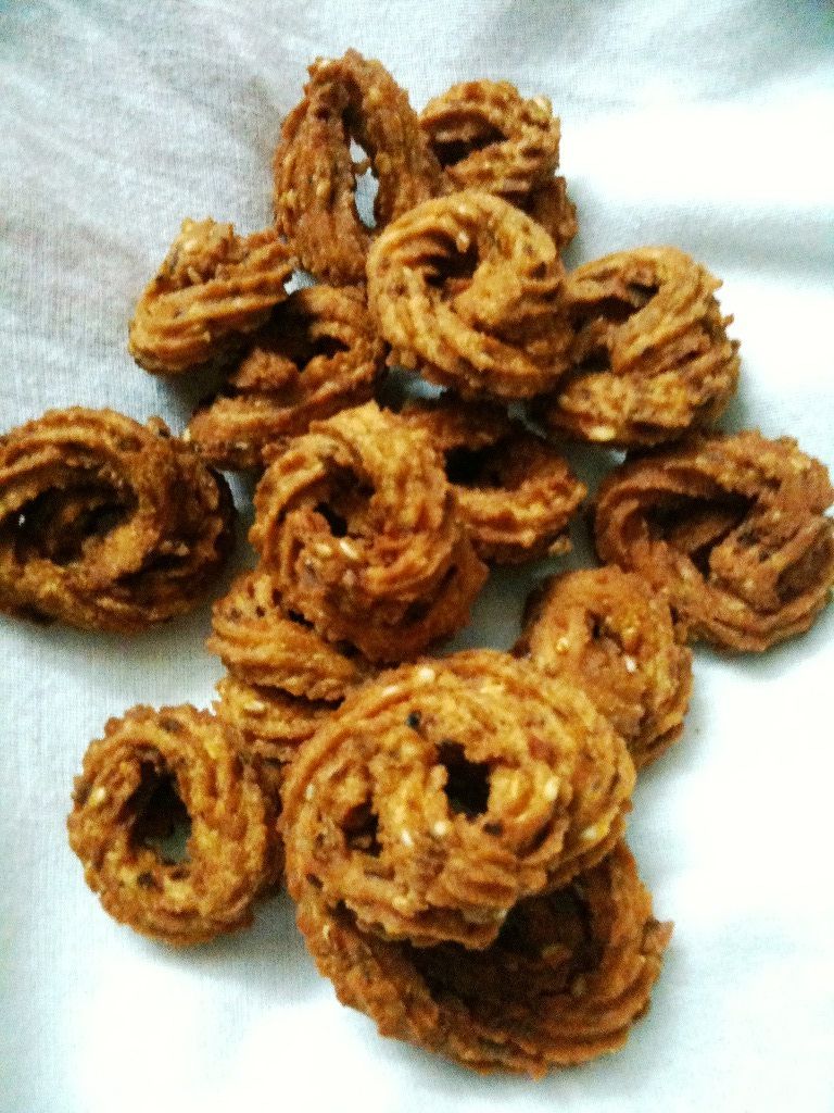 Murukku - a Spicy Asian Fried Cookie!