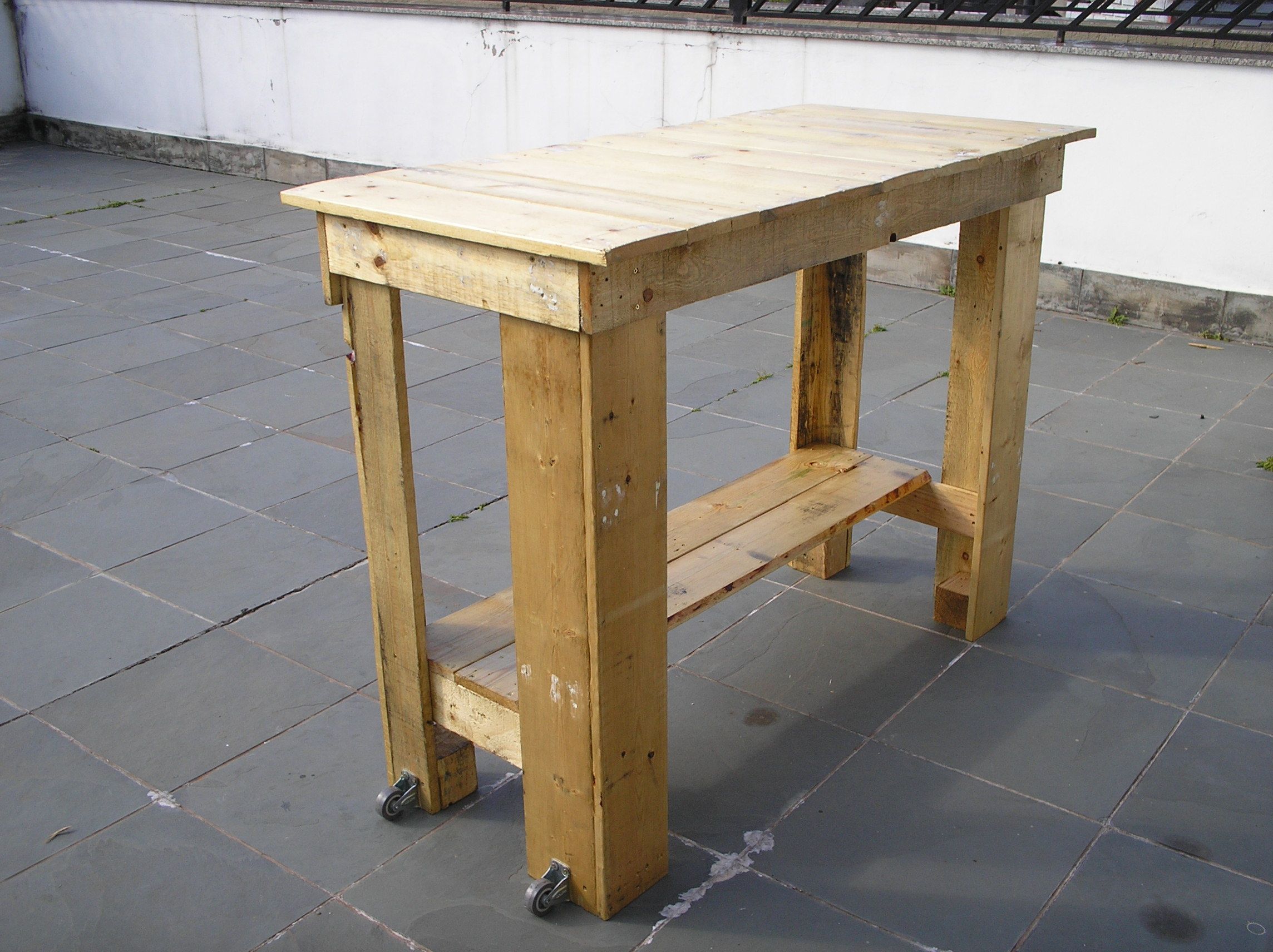 Pallet Workbench 4 Steps Instructables
