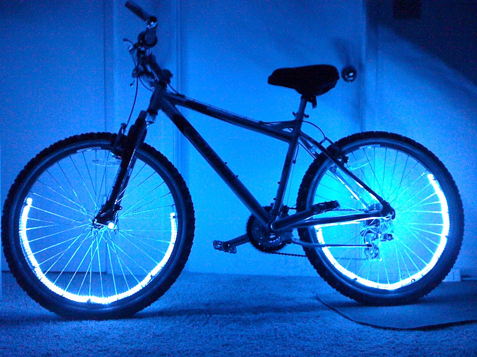 DIY Glow Ground Effects Lights for Your Bike! 8 Steps (with Pictures