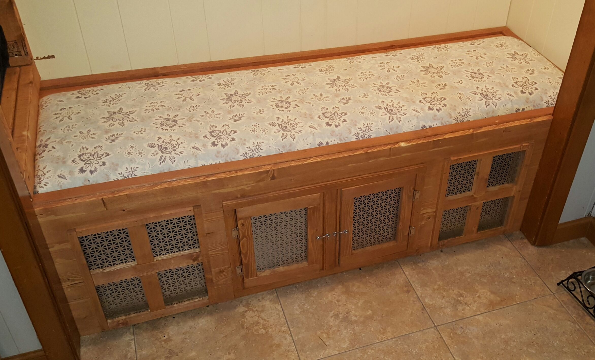 dog kennel bench