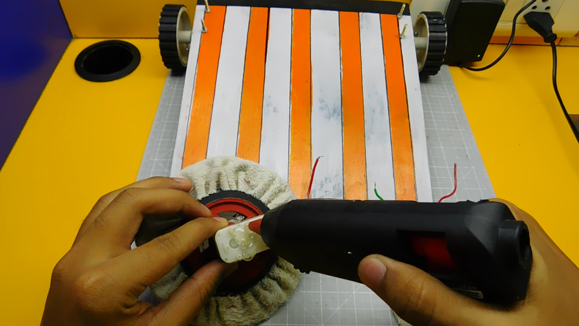 CleanSweep the Floor Cleaning Robot! 12 Steps (with Pictures) Instructables