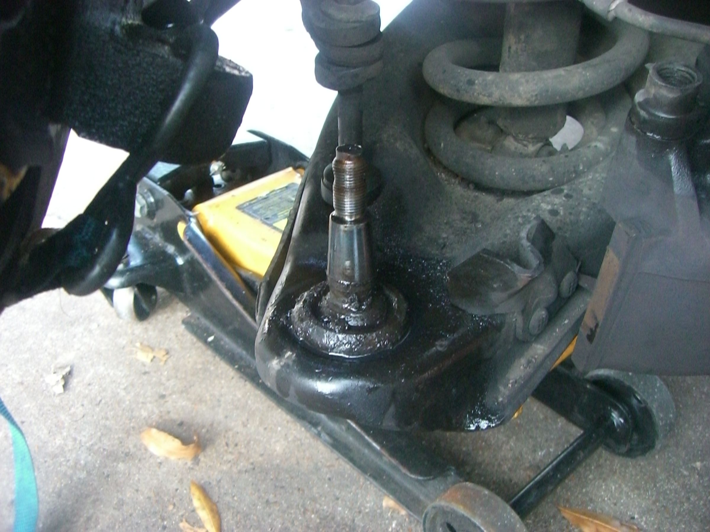 Replacing Lower Ball Joints, 94 Chevy 1500 6 Steps (with Pictures