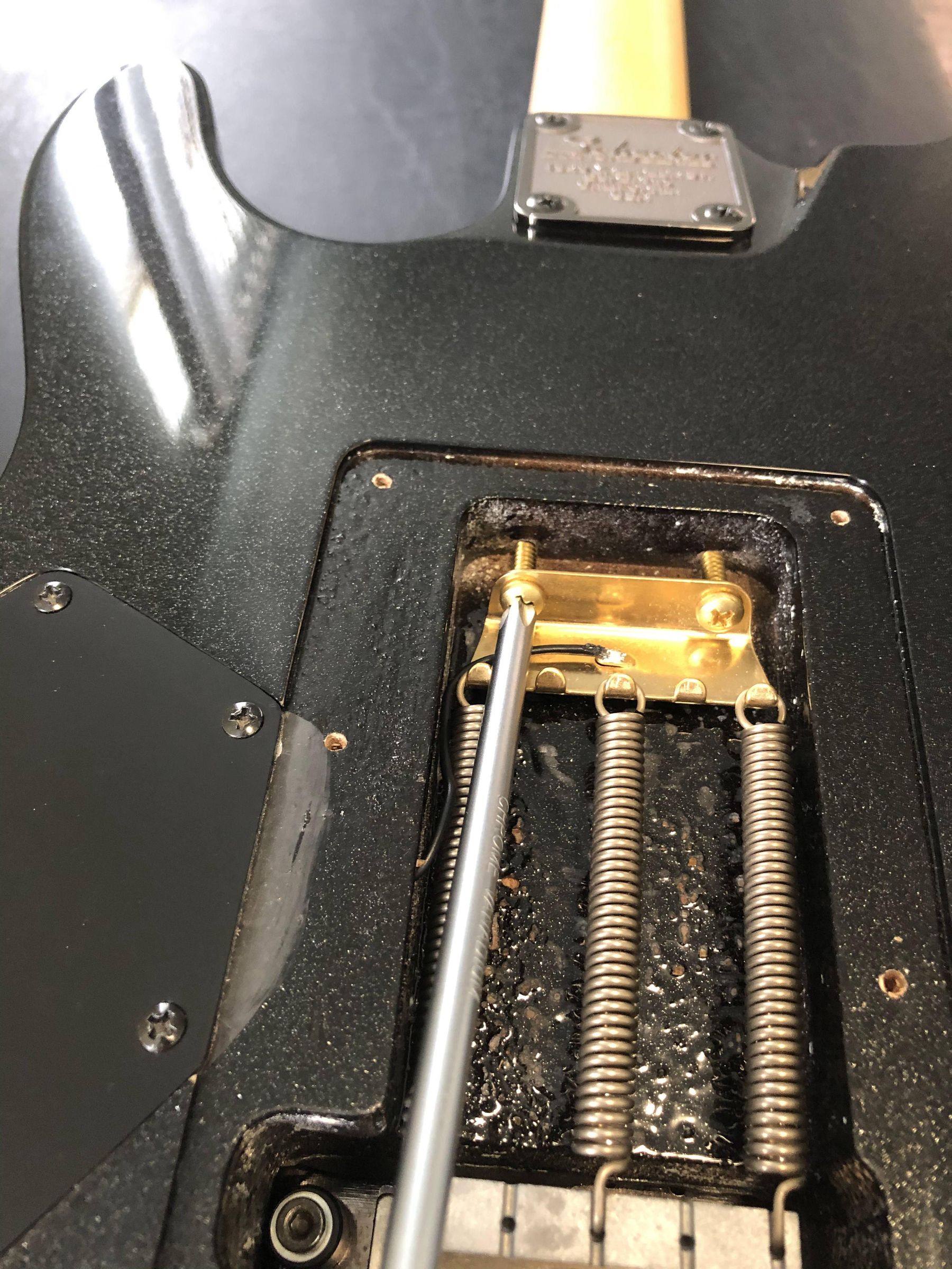 How to Change Strings on Floyd Rose Guitar 13 Steps (with Pictures