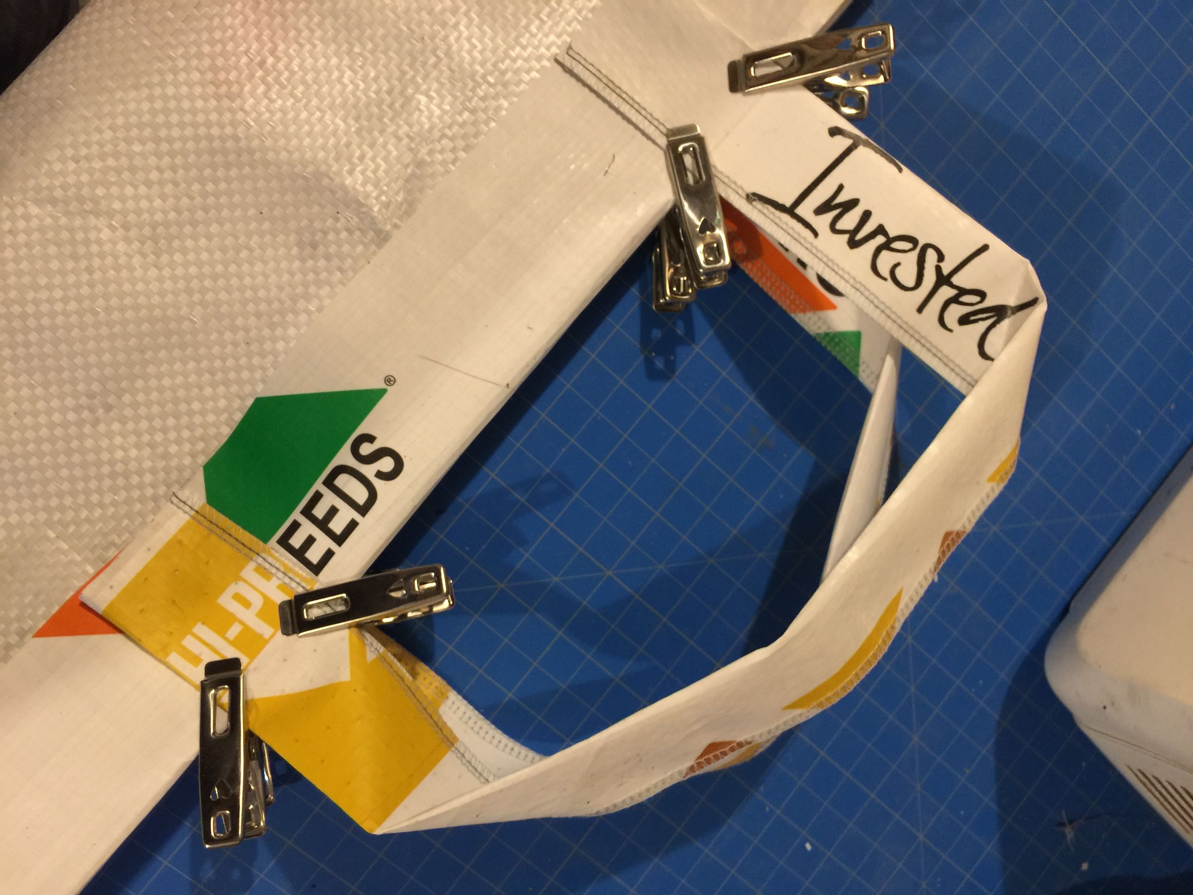 Tote Bags Made From Feed Bags 9 Steps Instructables