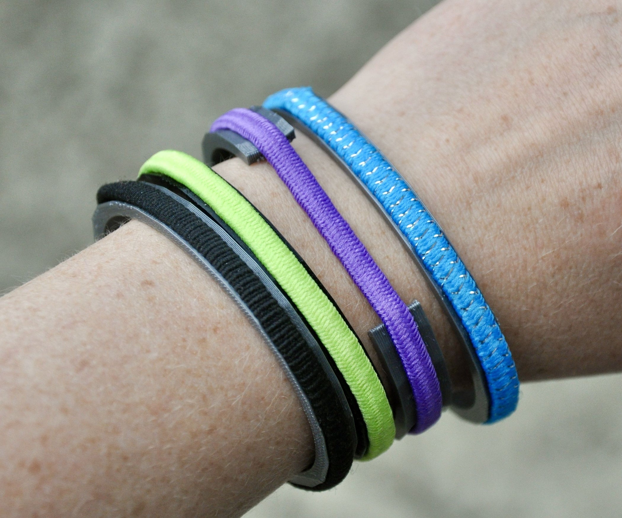 Binder Minder Hair Binder Bracelet 8 Steps (with Pictures