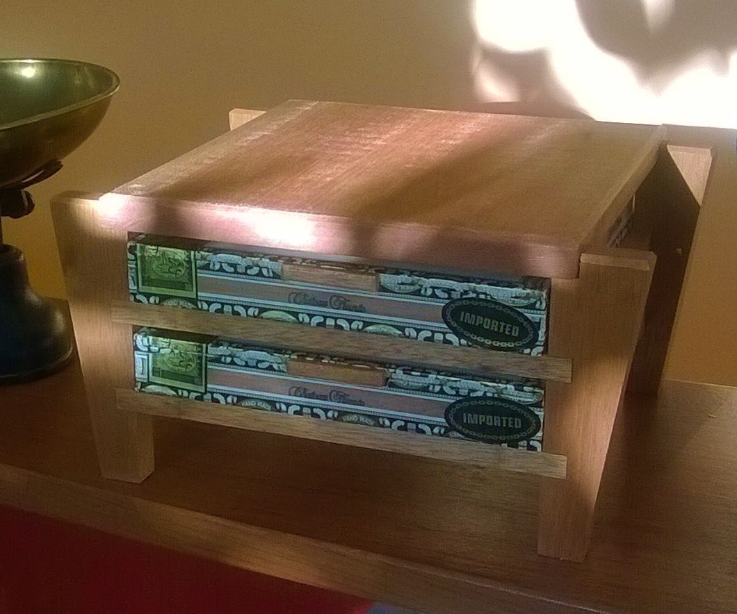 Step-by-step guide for cigar box mini dresser jewelry box thingie DIY Project DIY project