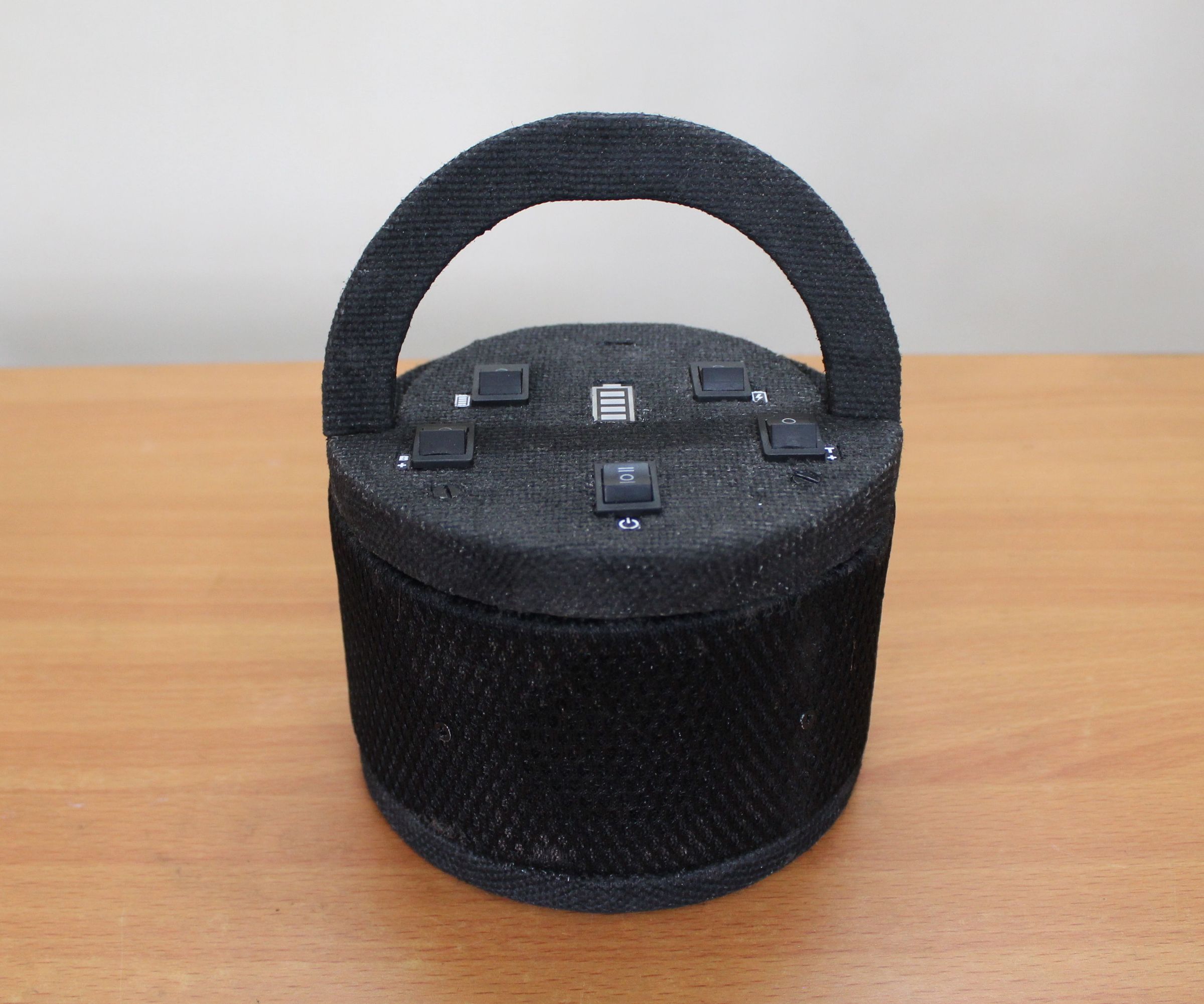 360 degree portable speaker DIY Project DIY Project Image