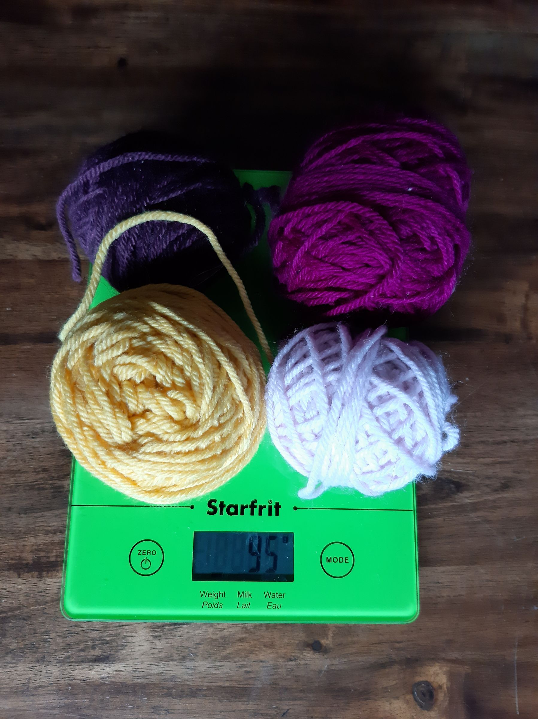 Magic Yarn Ball Joining Scraps Without Knots 5 Steps (with Pictures