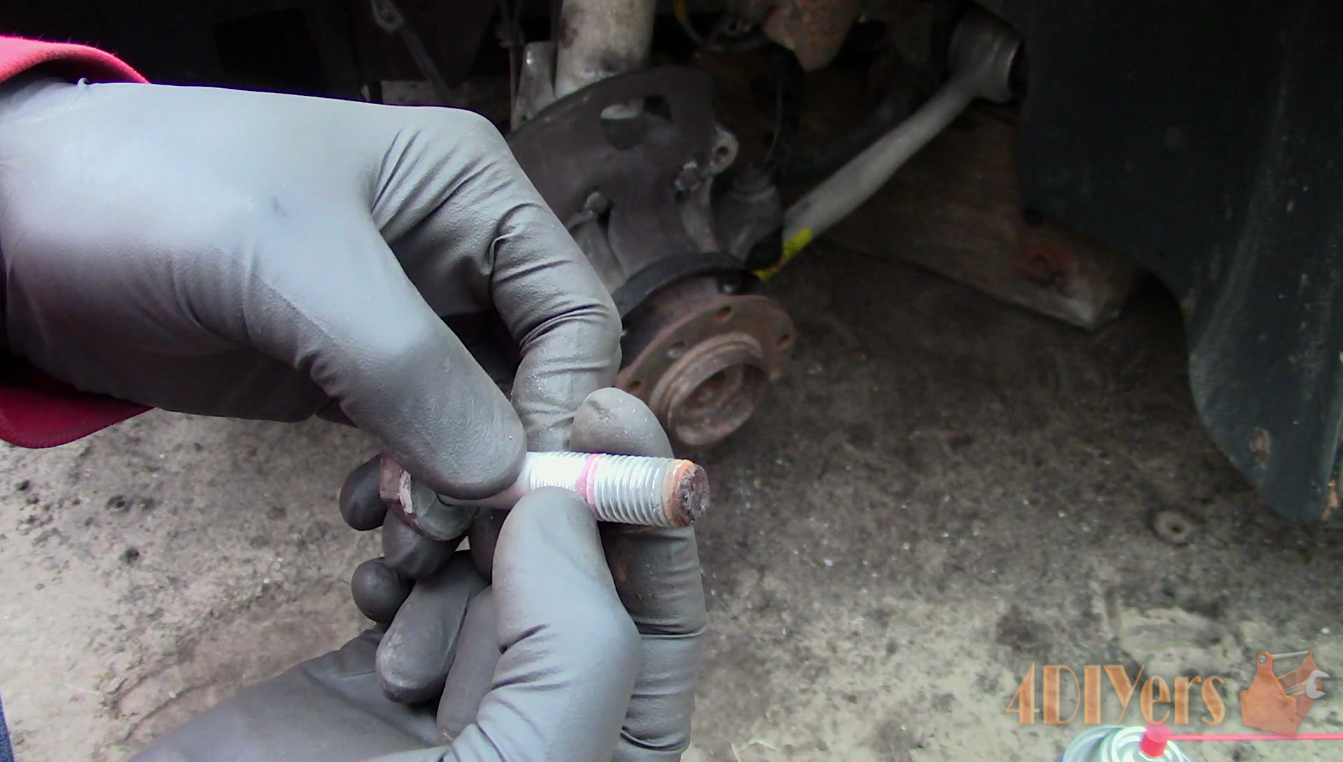 How to Remove a Fastener With Threadlocker Without Heat 3 Steps (with