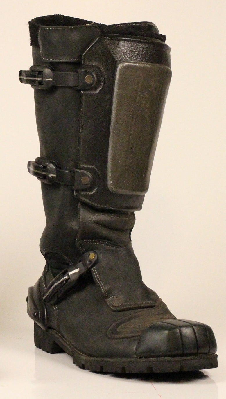 How to Make a Judge Dredd Costume 14 Steps (with Pictures