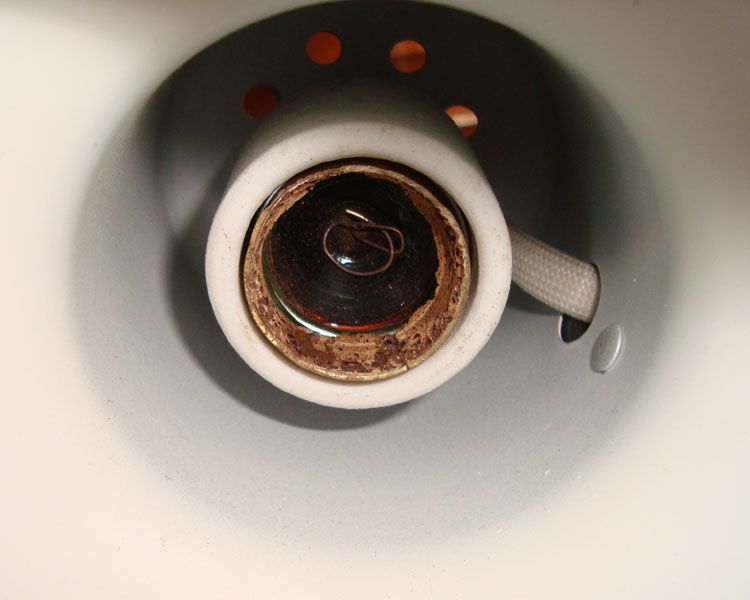 Remove Broken Light Bulbs Without Getting Cut Or Shocked Using A Water Bottle 3 Steps With Pictures Instructables