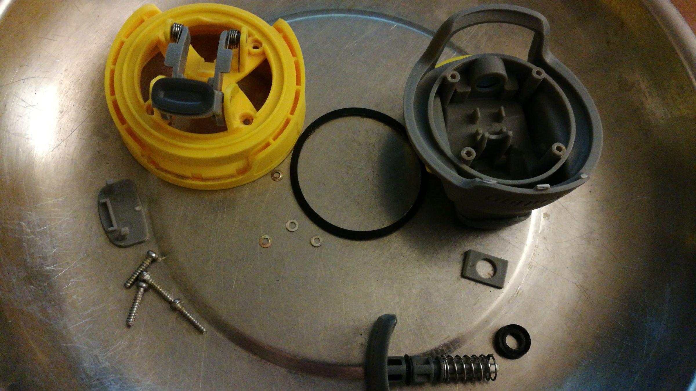 Take Apart Contigo Fit or Chill Autoseal Lid 6 Steps Instructables