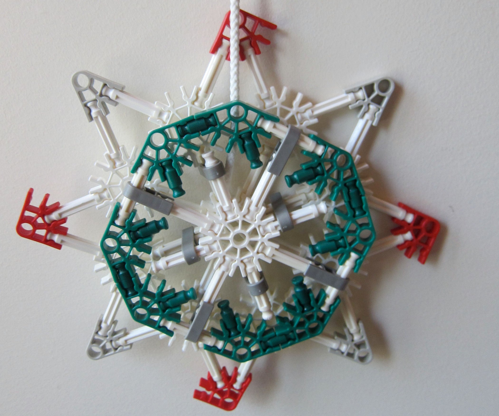 EasyToBuild K'NEX Christmas Decoration Instructables