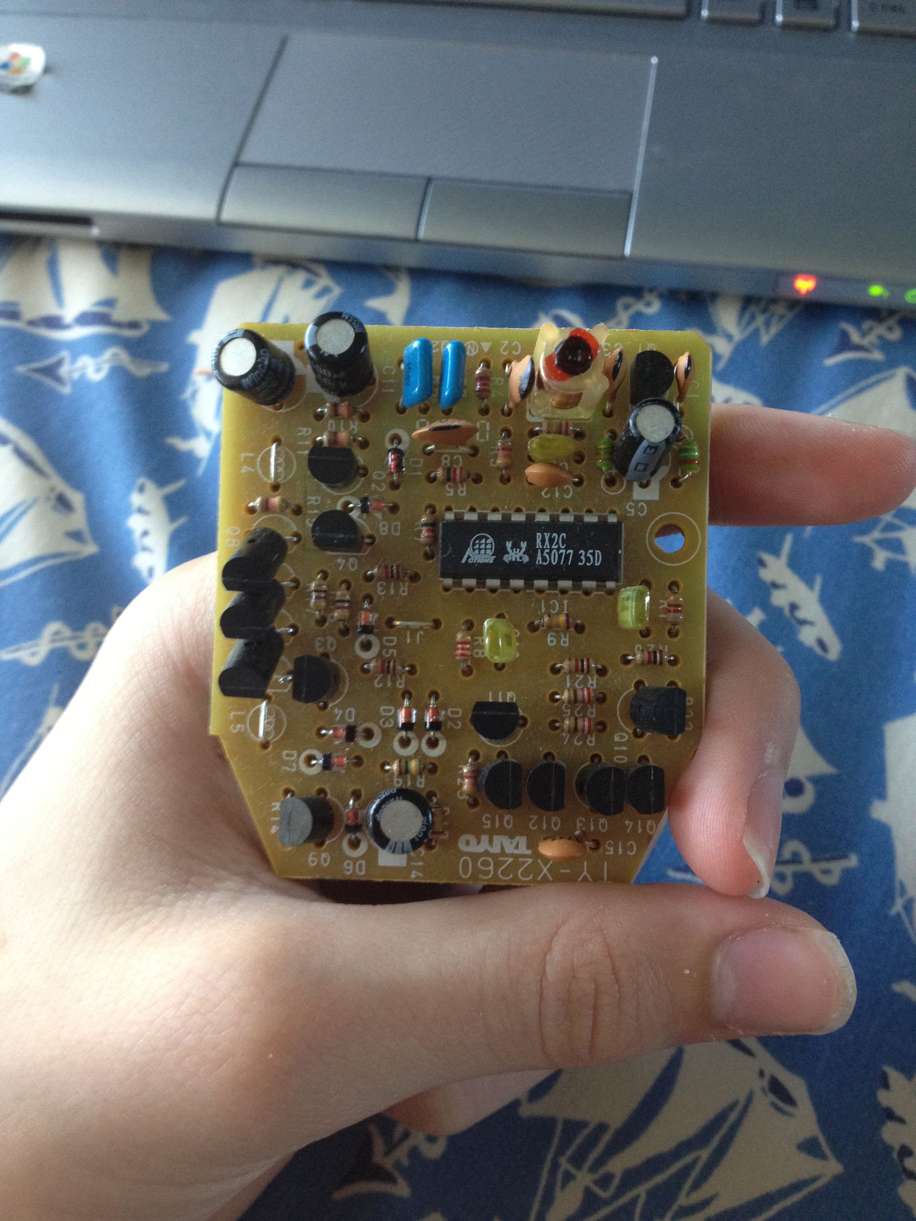 salvaging supplies from old circuit boards DIY Project DIY Project Image