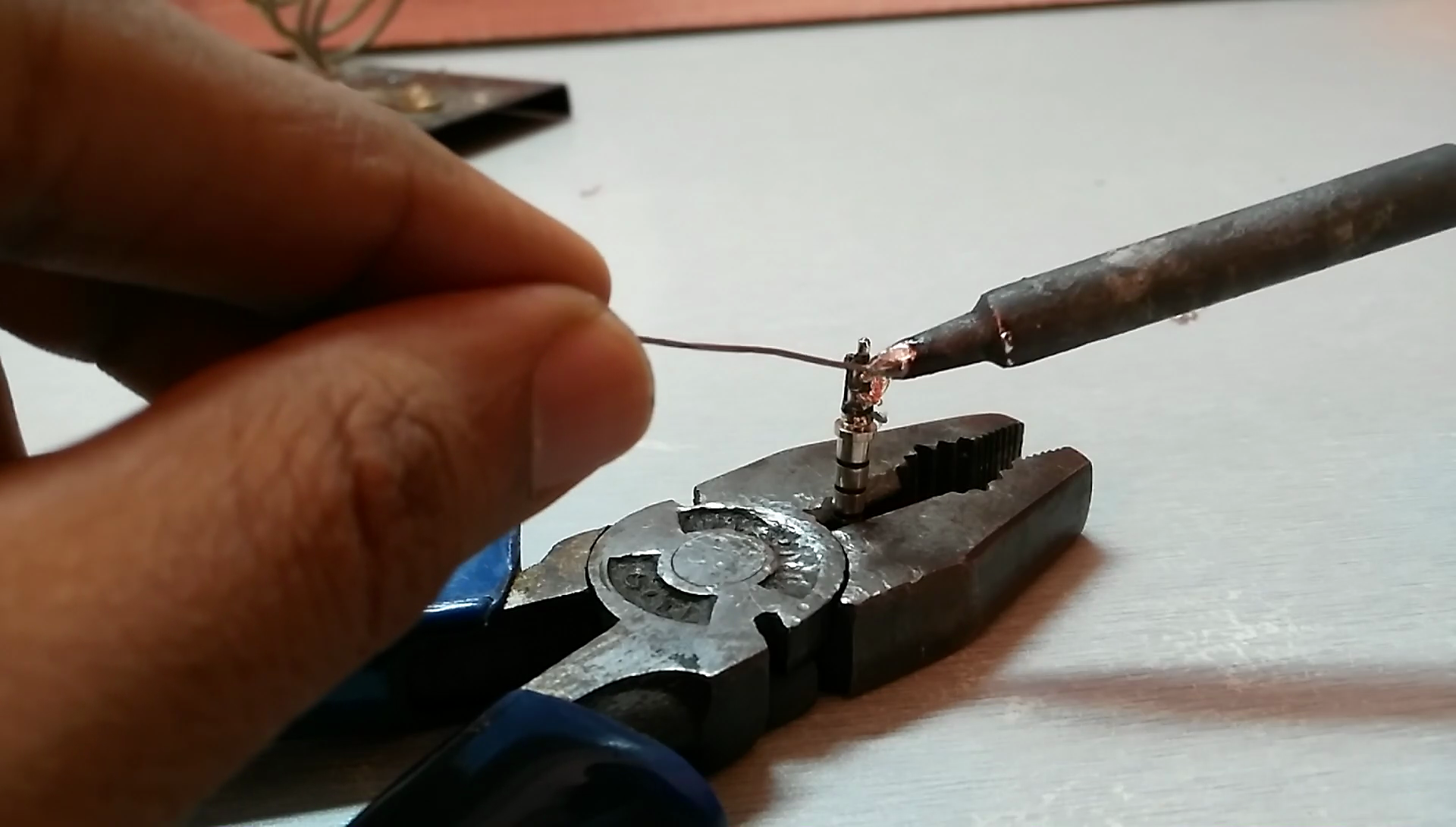 How to Fix Broken Headphone Jack ! 8 Steps (with Pictures
