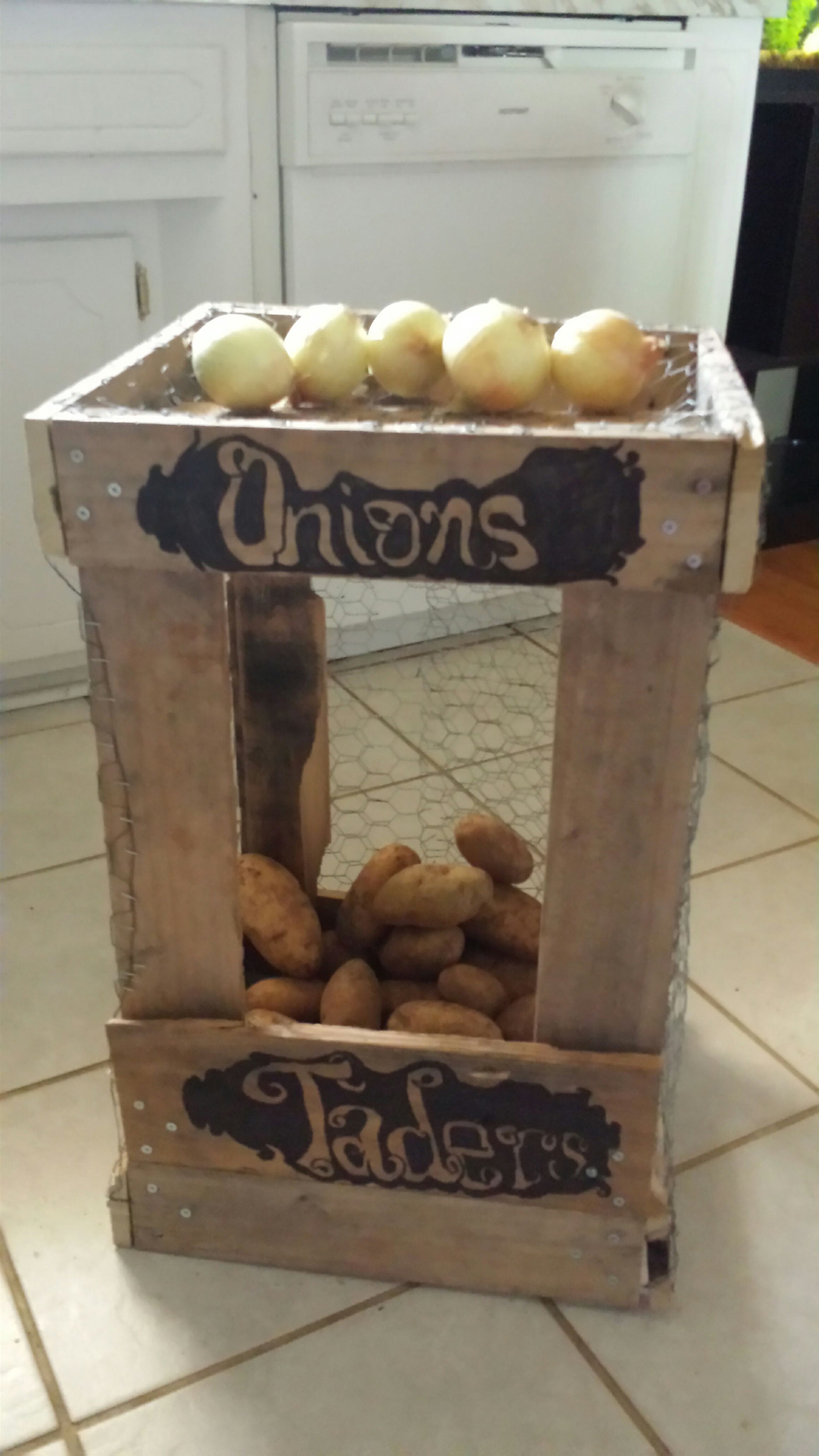 Pallet Bin for Potatos and Onions 8 Steps Instructables