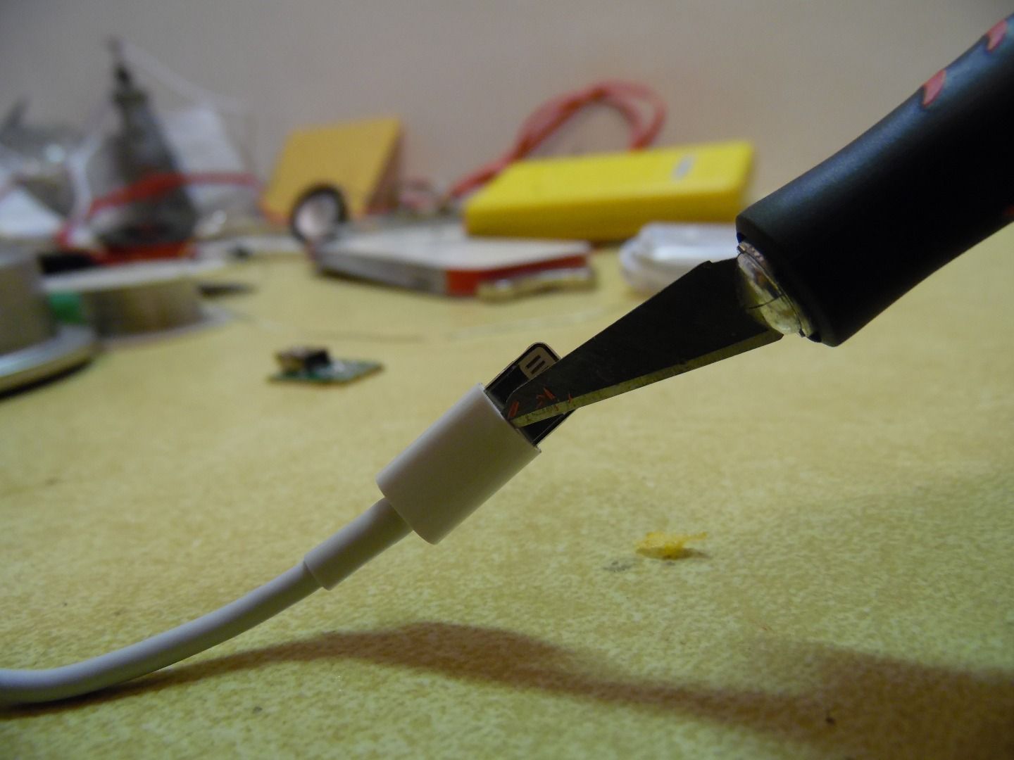 DIY Micro USB to Lightning Cable Adapter 4 Steps Instructables