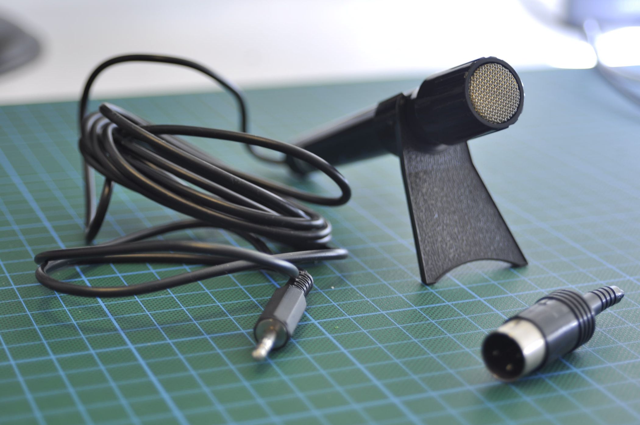 Renewed Microphone (change Audio Jack to Use With Pc) : 6 Steps