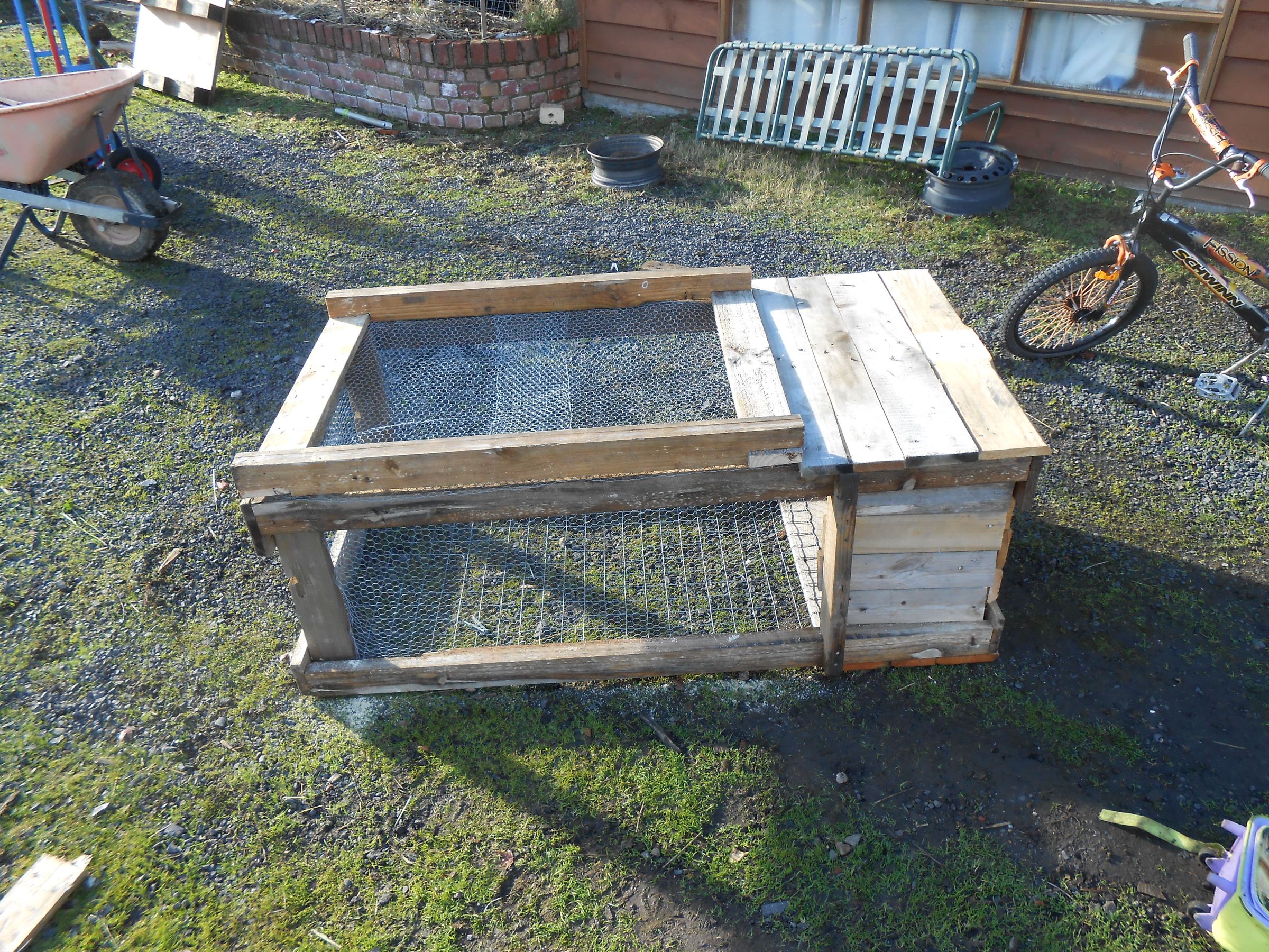 rabbit cages made from pallets