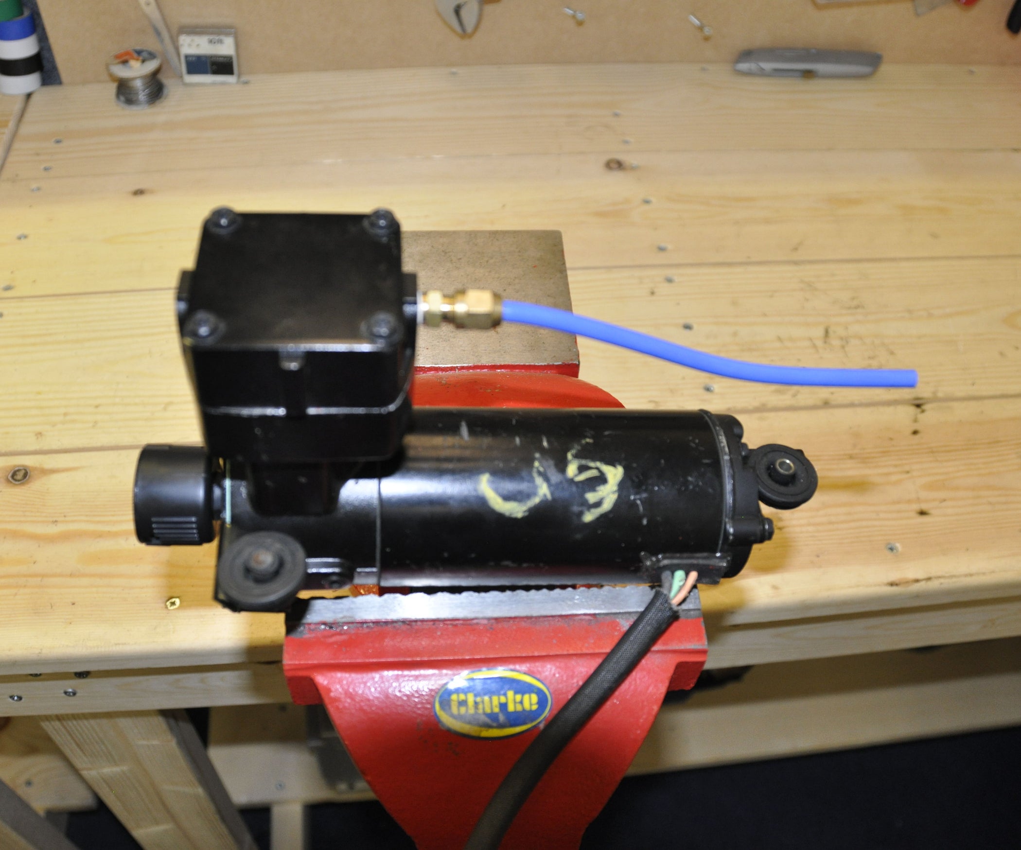 Range Rover P38 EAS Air Suspension Compressor Piston Seal and Filter Replacement Instructions