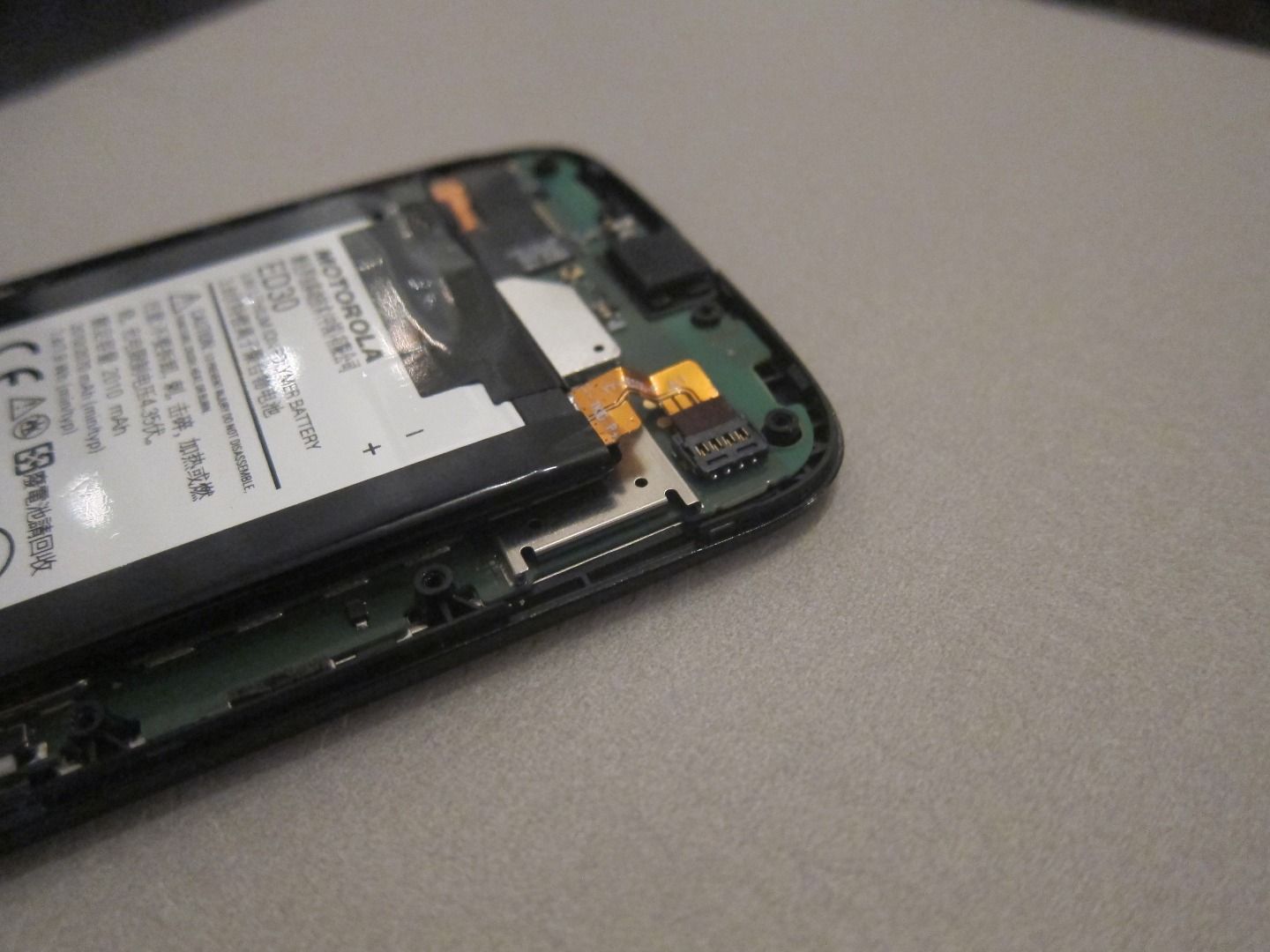 Replace Battery For Motorola Moto G Possibly Moto X As Well 9 Steps Instructables