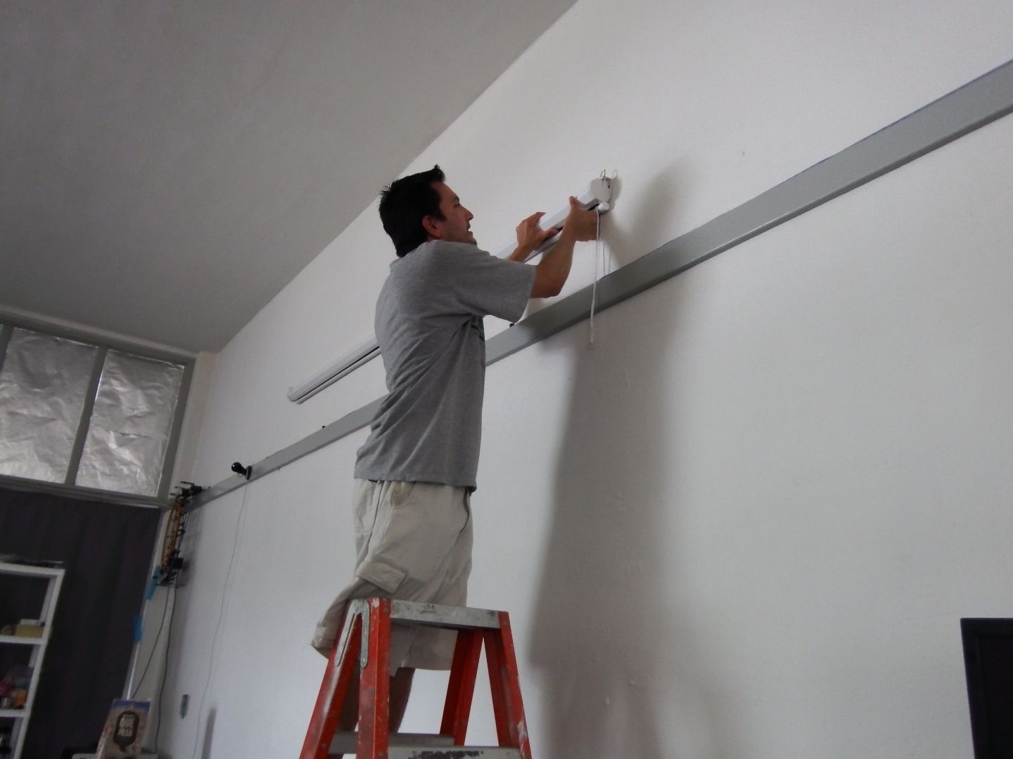 How to Hang a Projector Screen Instructables