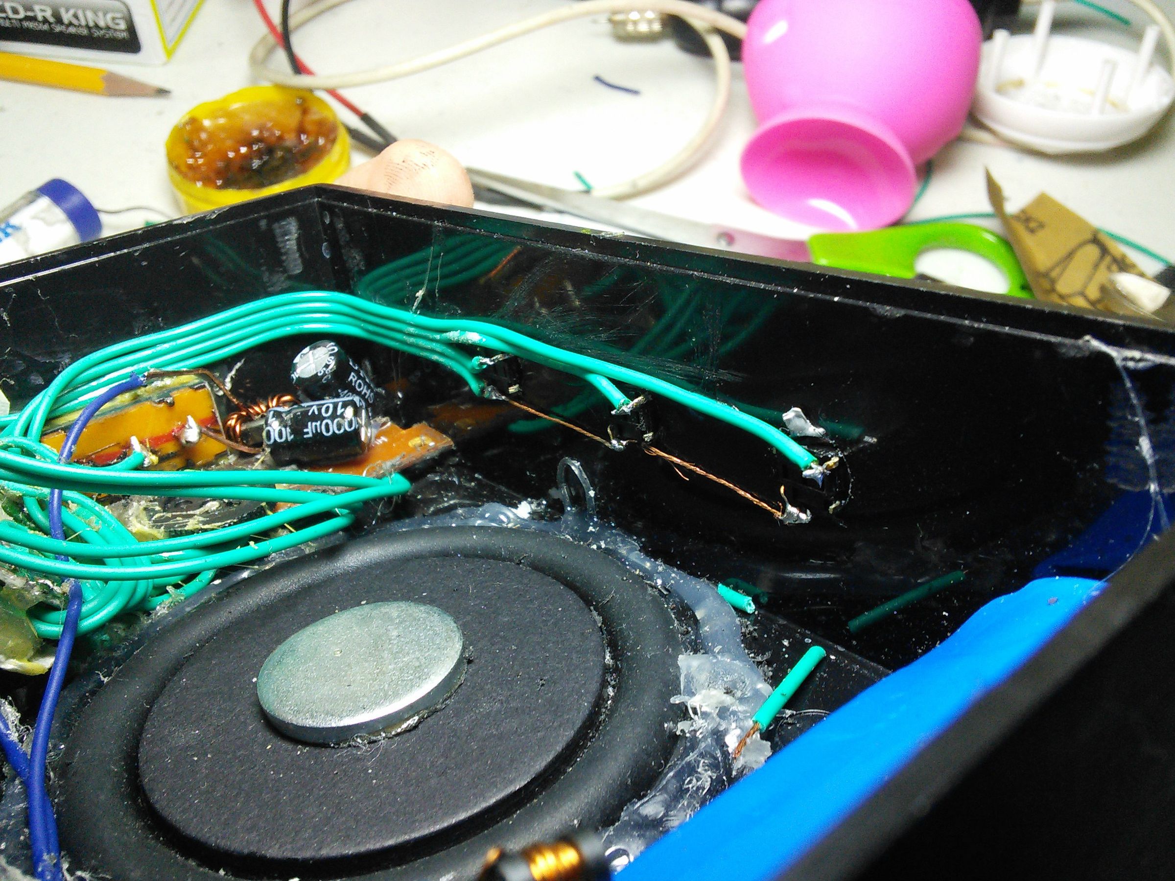 Make a Solar Bluetooth Speaker (Homebrew Big Jambox) 15 Steps (with